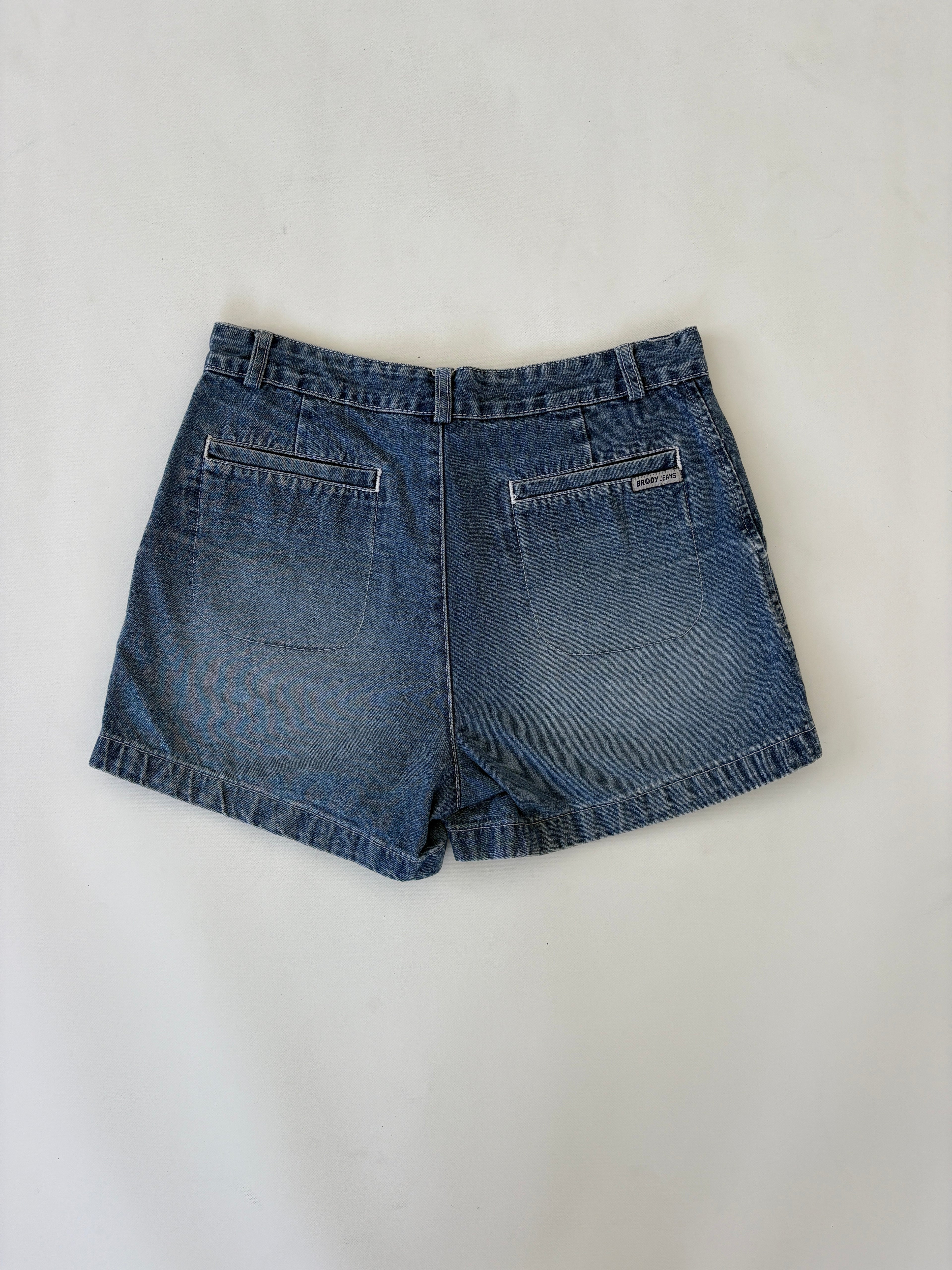 114 / Denim Shorts w/ Hook Clasp