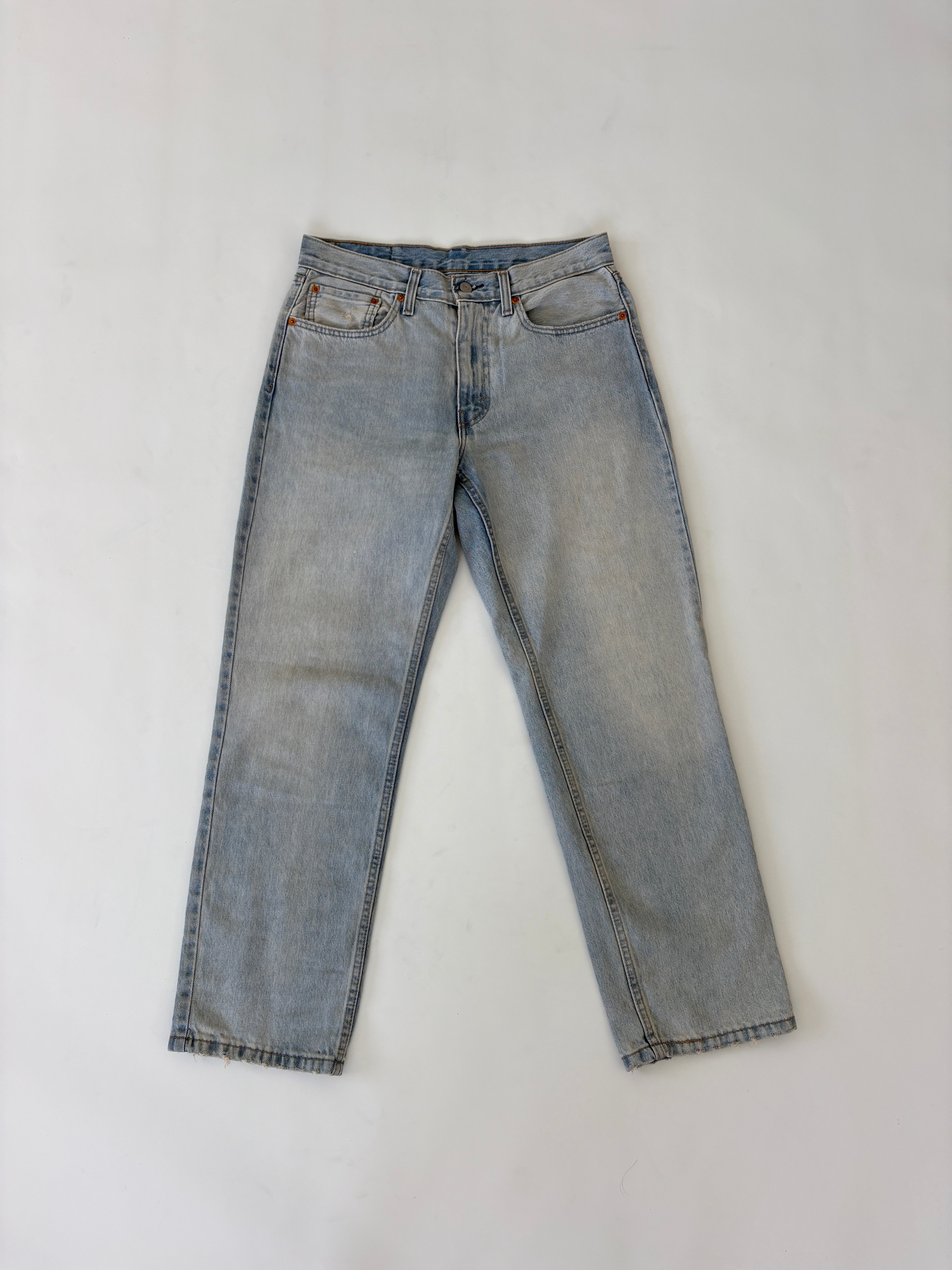 126 /  Light Wash Levi's 550 Jeans