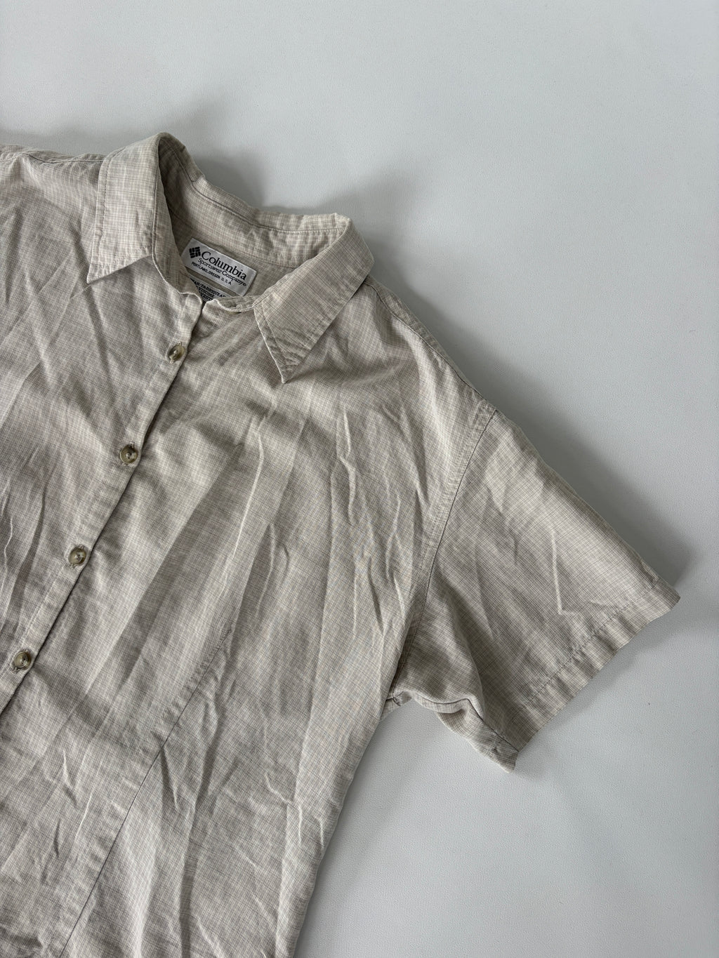 286 / Cream Columbia Short Sleeve Button Up Shirt