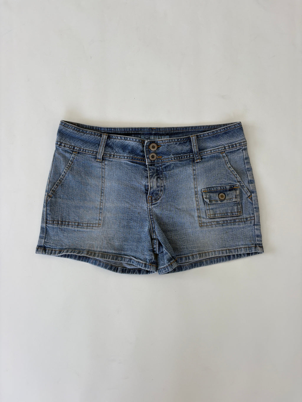 319 / Denim Mini Shorts w/ Pocket Detail