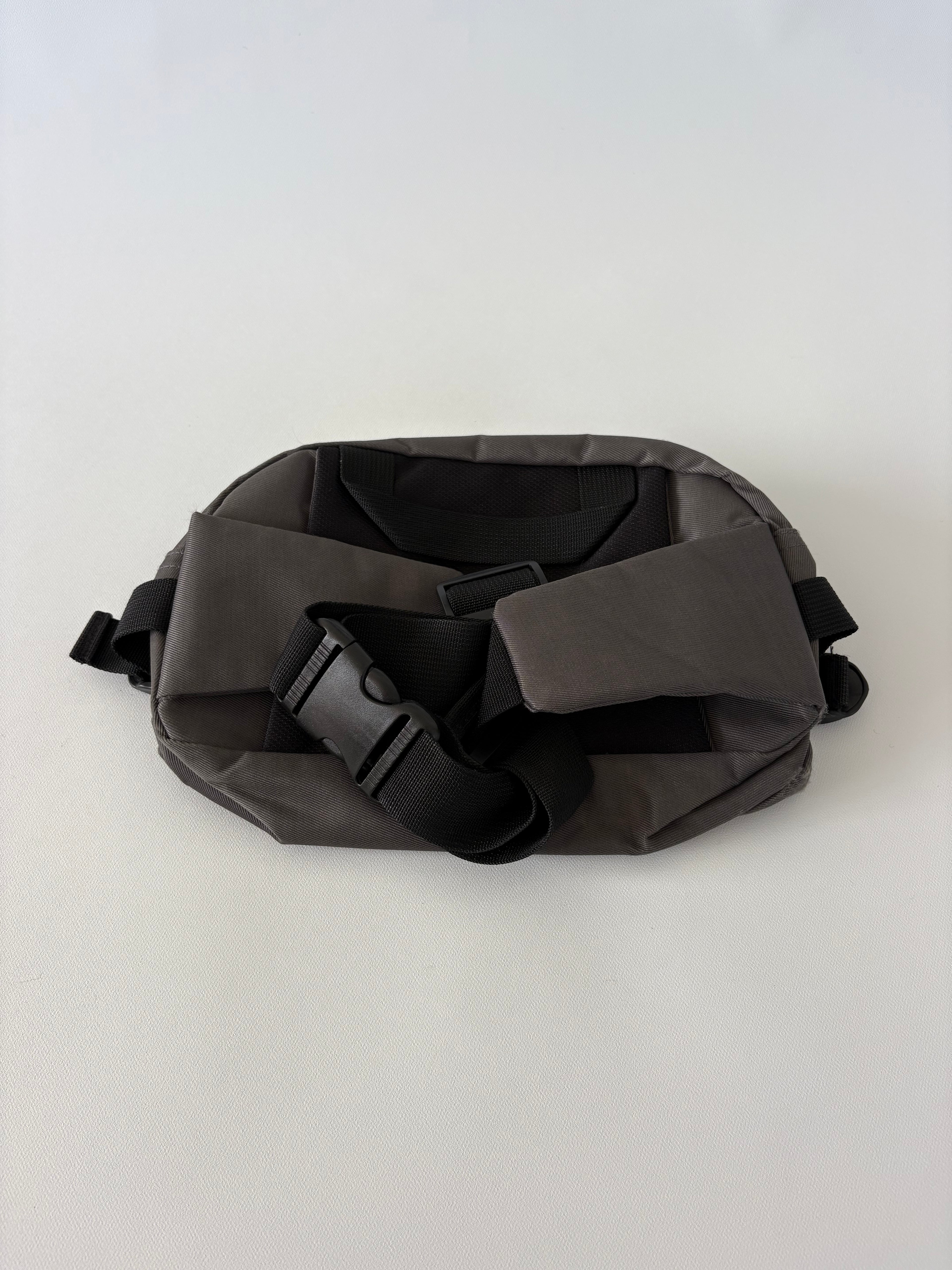 346 / Grey Nike Bum Bag