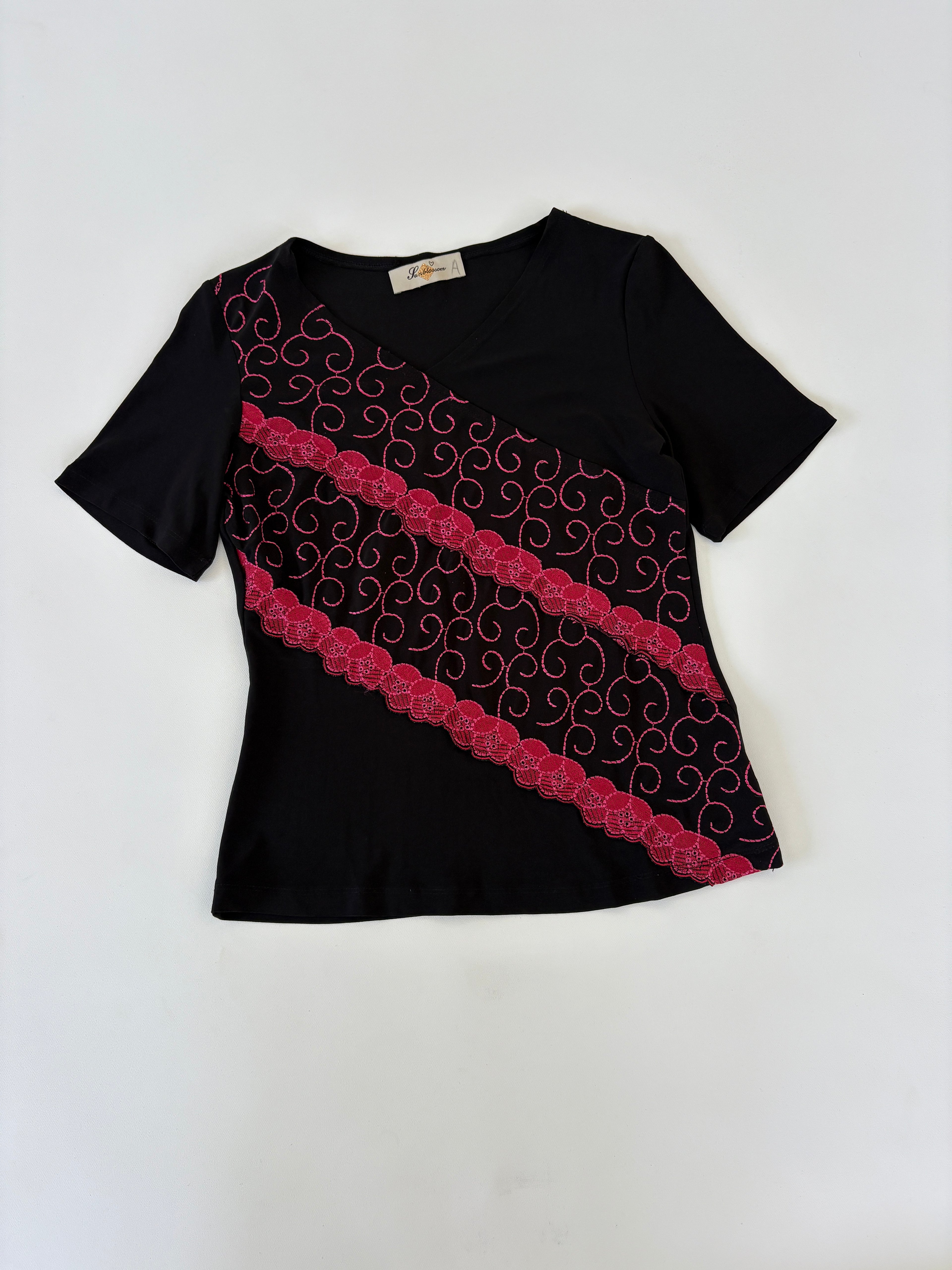 431 / Vintage V-Neck Short Slevee w/ Pink Stitching