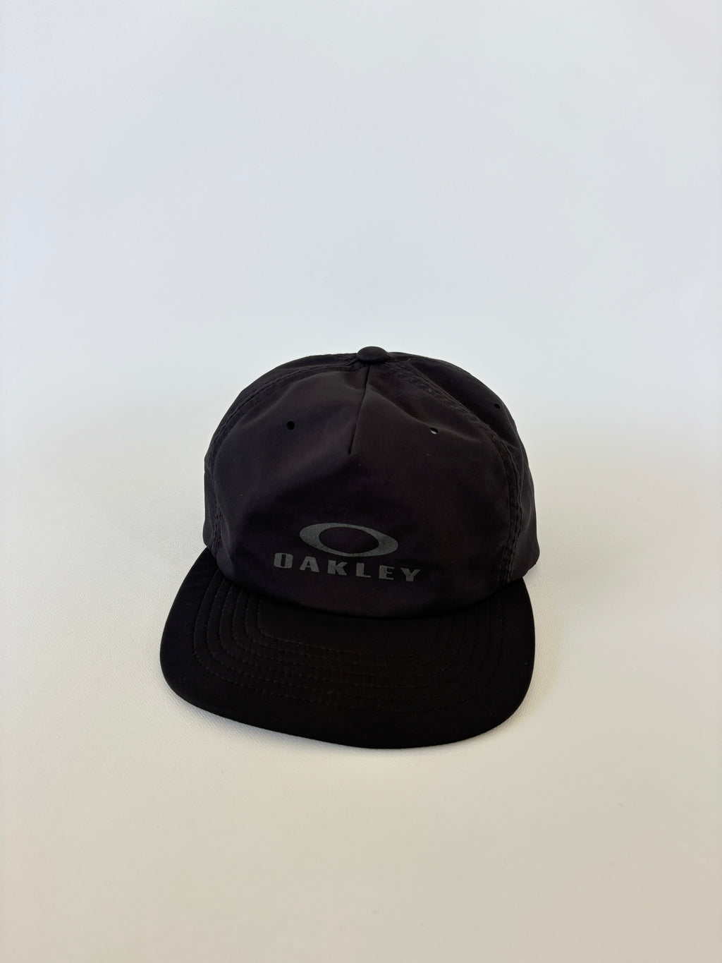 466 / Black Oakley Hat