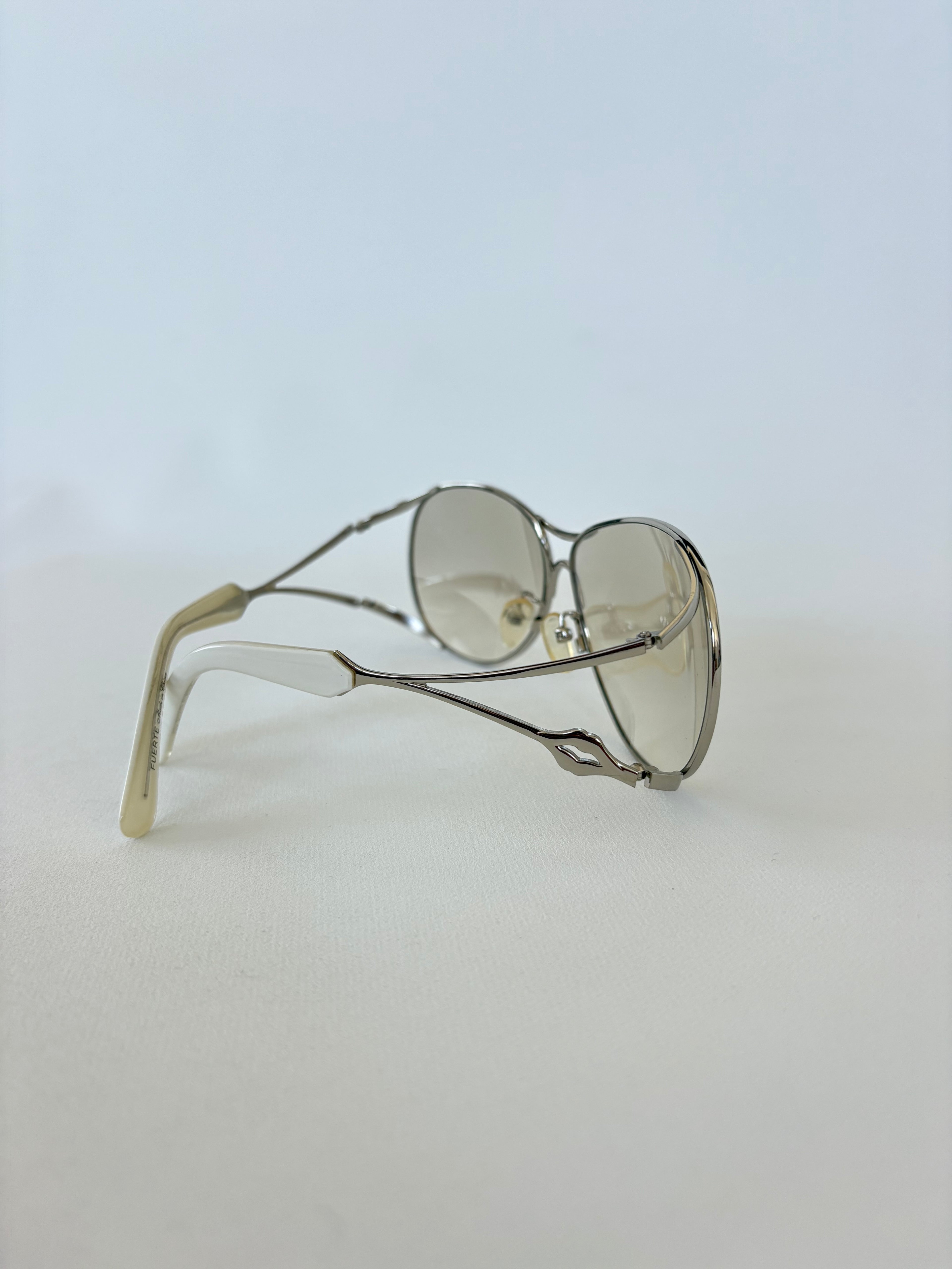 473 / Grey Lens Metal Frame Sunglasses