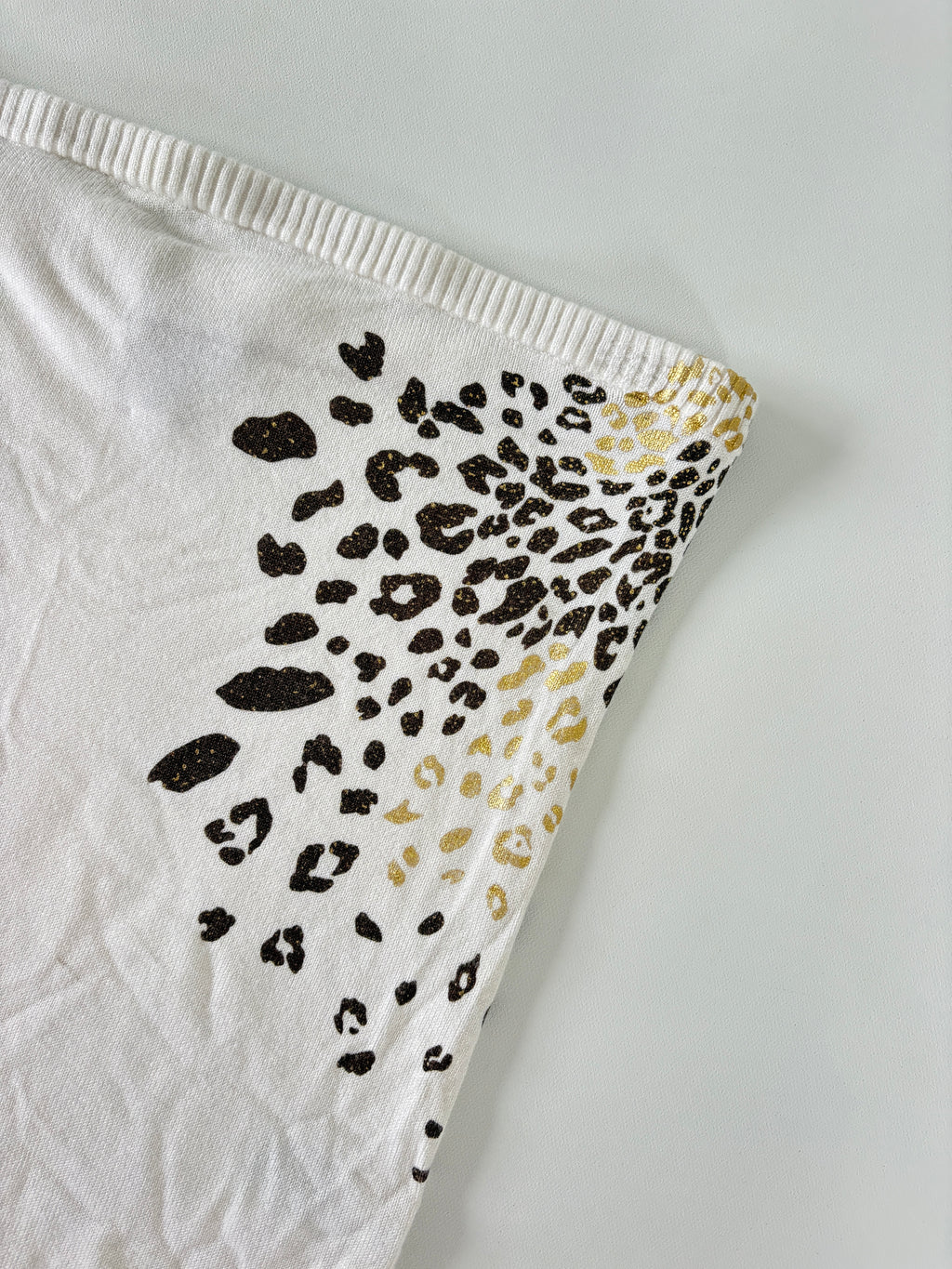 528 / Cheetah Print Guess Bandeau Top