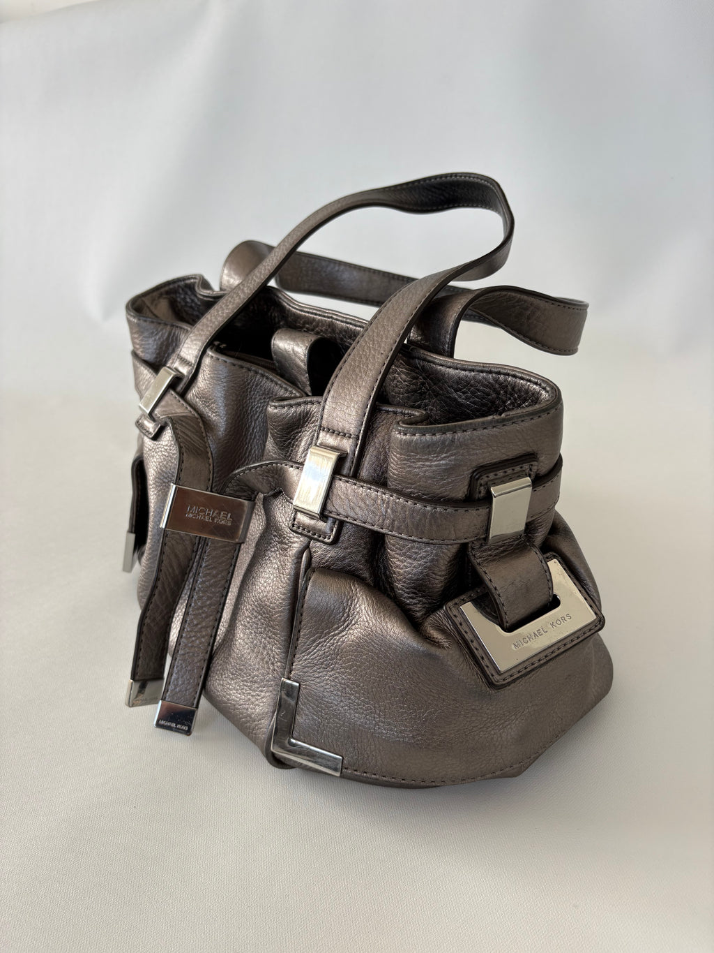 529 / Grey Micheal Kors Bag w/ Silver Hardware