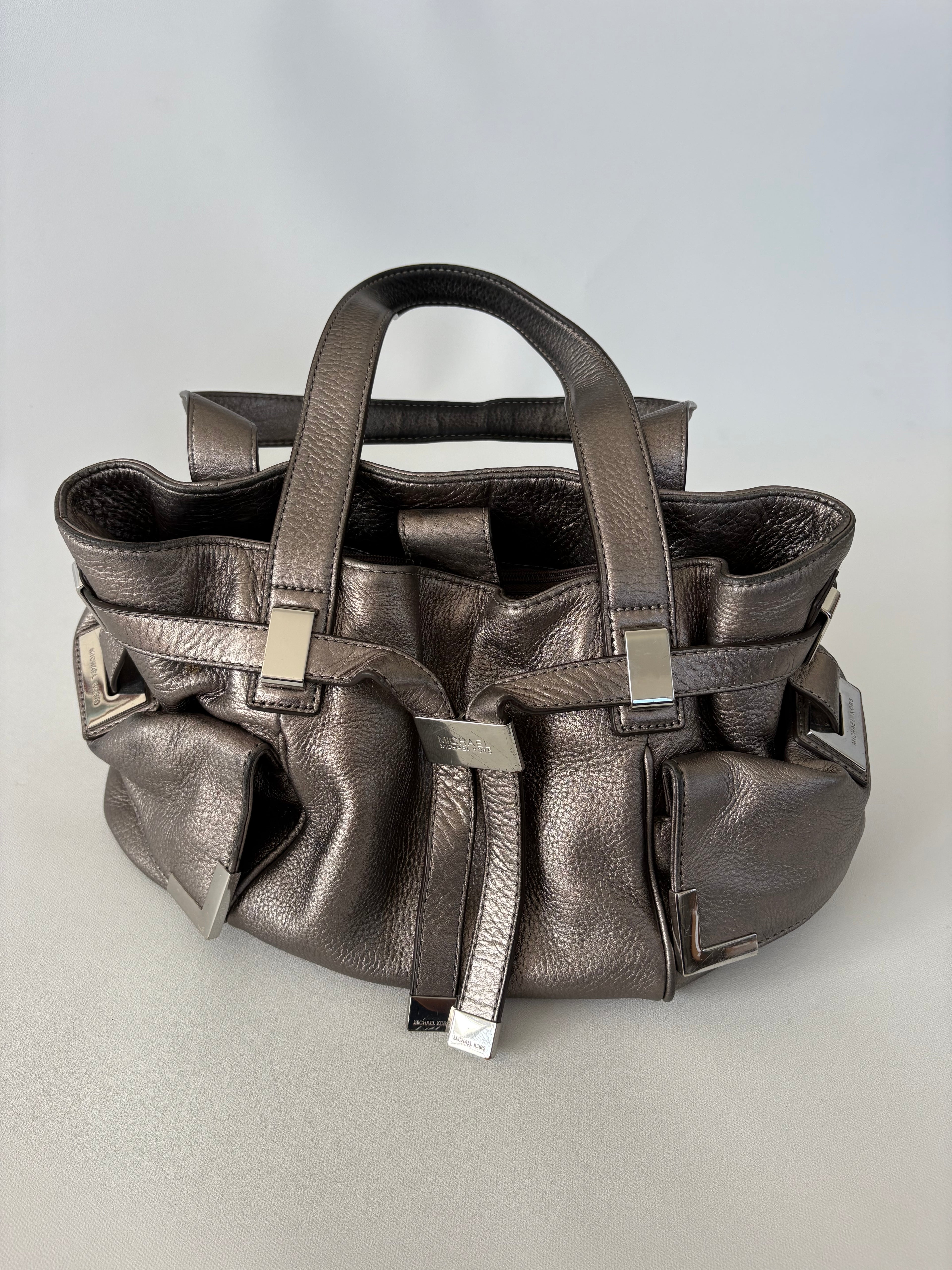 529 / Grey Micheal Kors Bag w/ Silver Hardware