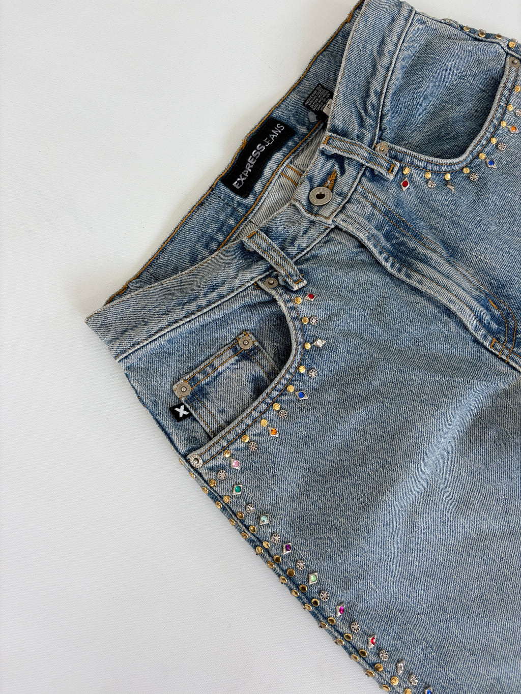 530 / Light Wash Flare Jeans w/ Bejewlled Seams