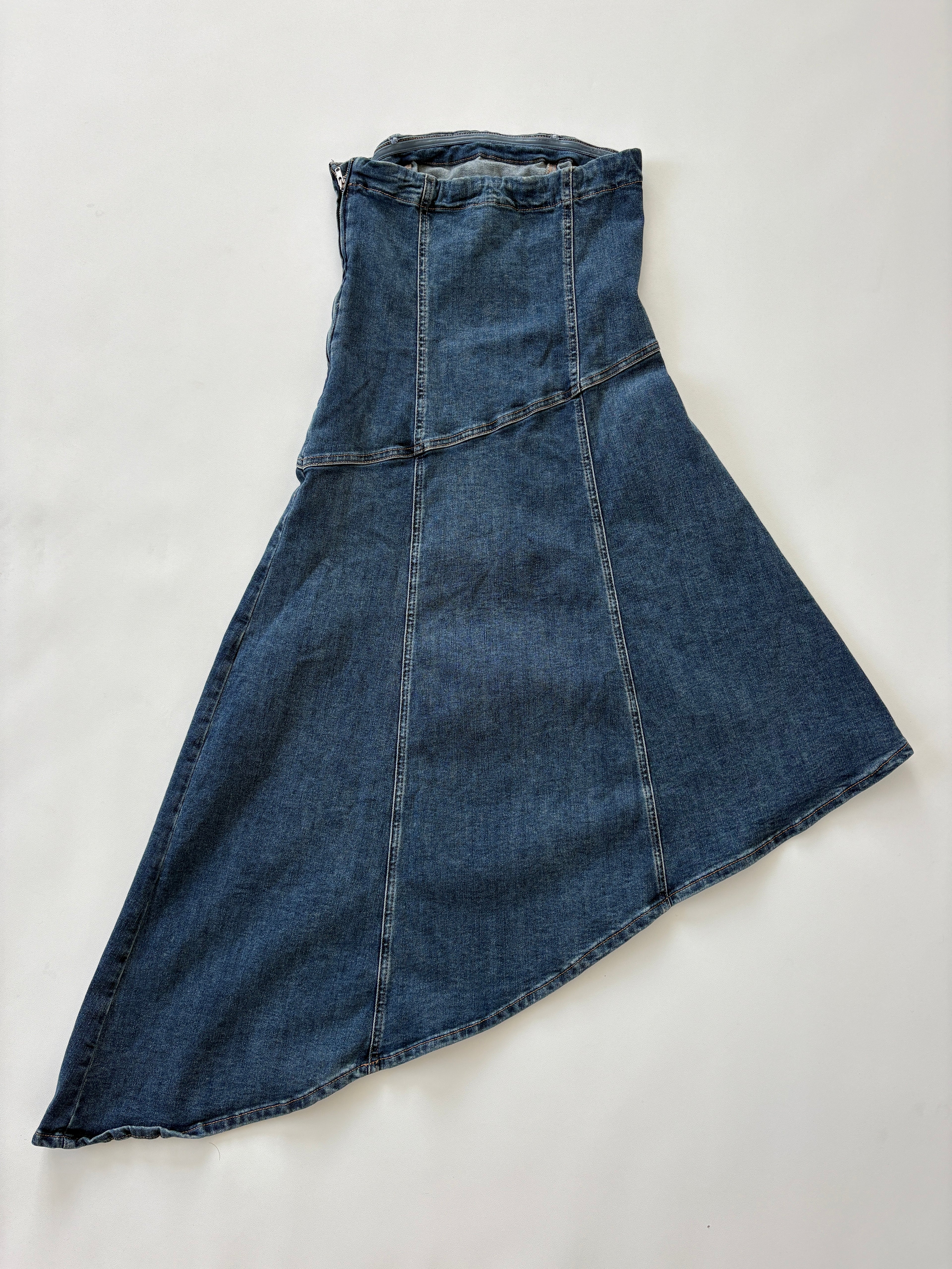 531 / Denim Asymmetrical Strapless Dres