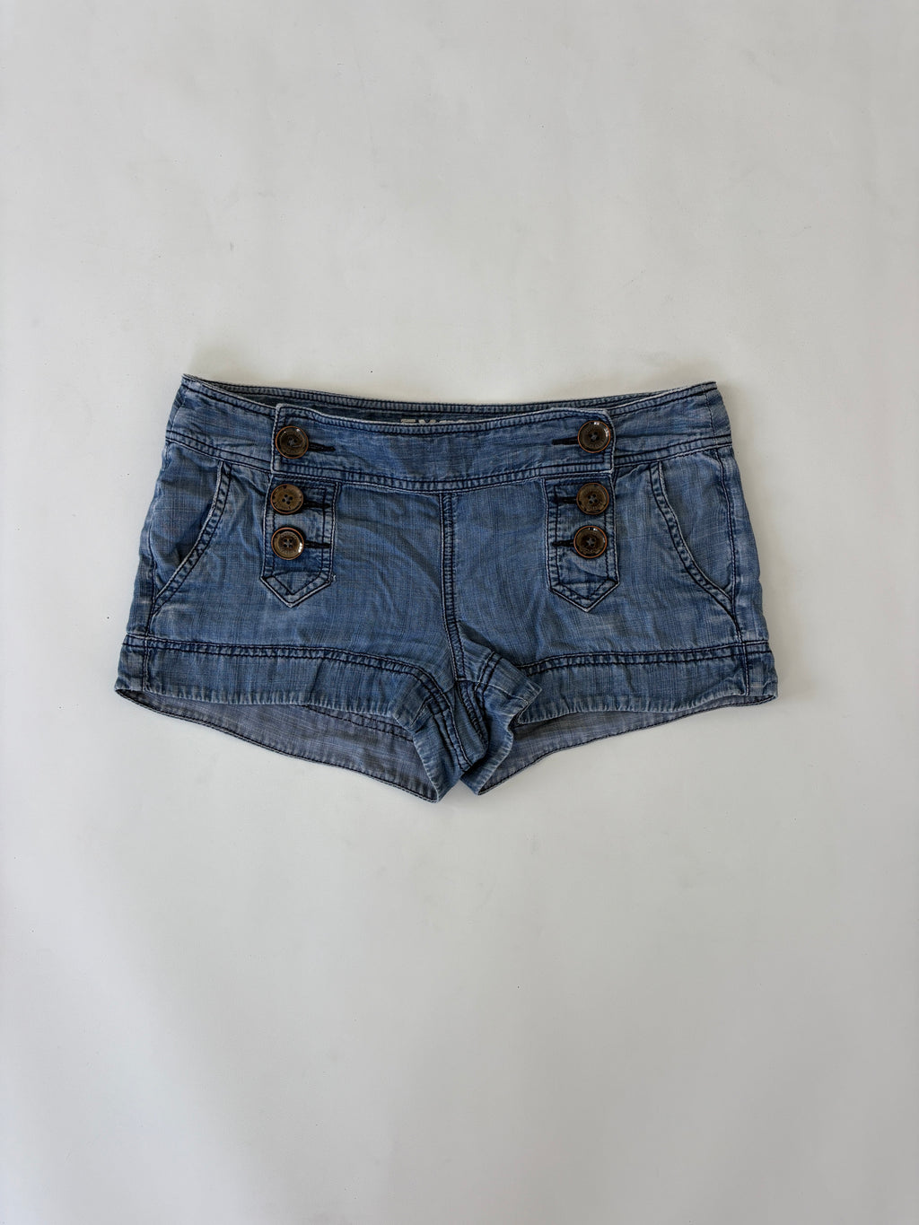 540 / Denim Micro Shorts w/ Button Detailing