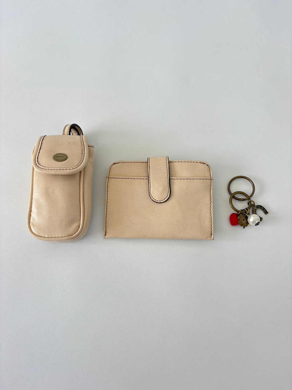 547 / Cream Nine West Barrel Bag Set