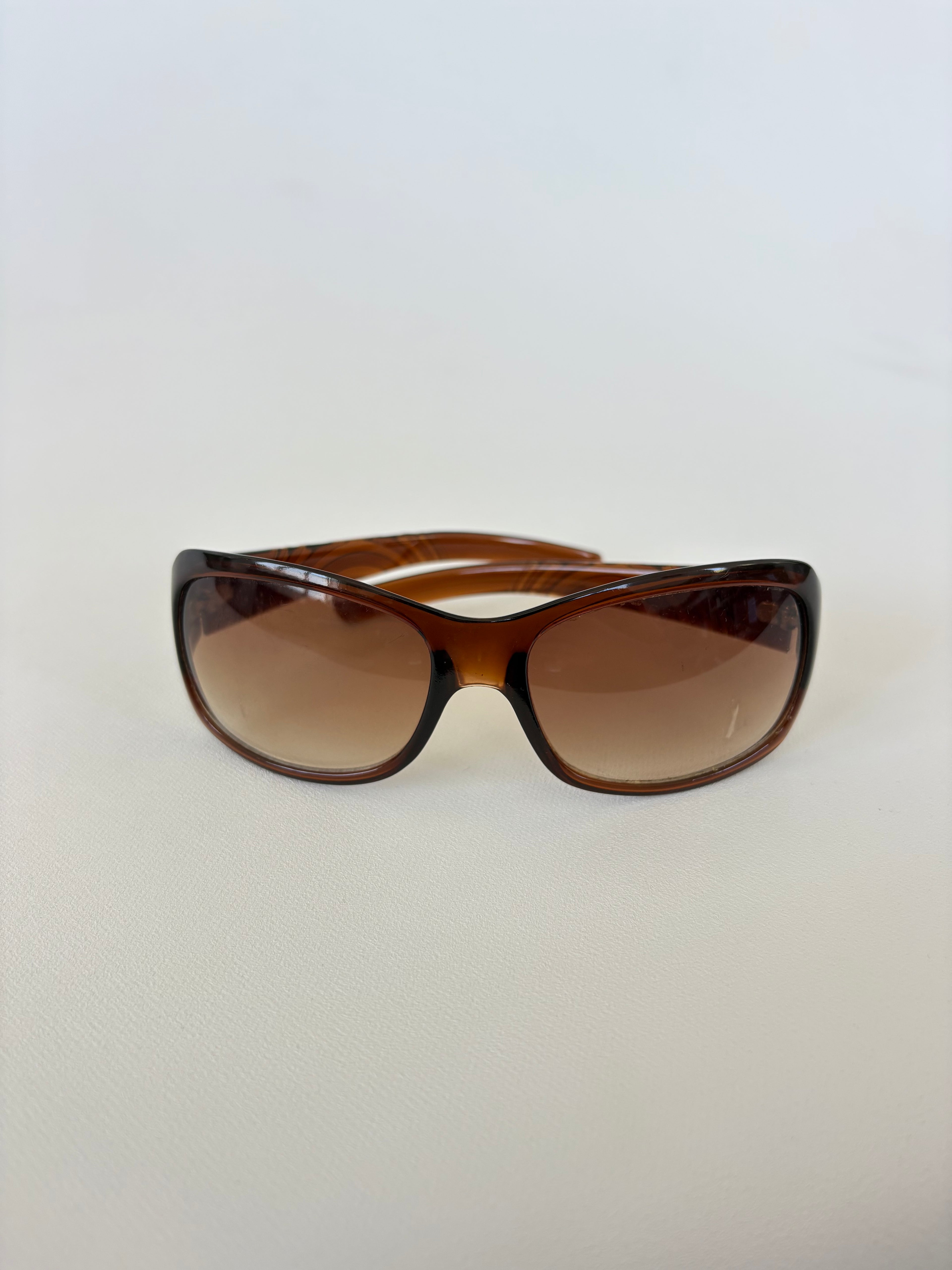 551 / Brown Sunglasses w/ Spiral Arm Detailing