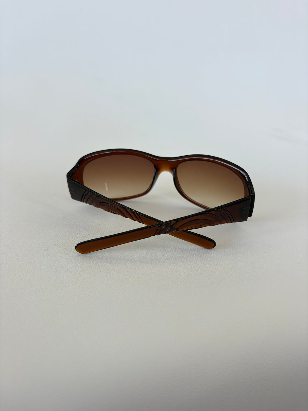 551 / Brown Sunglasses w/ Spiral Arm Detailing
