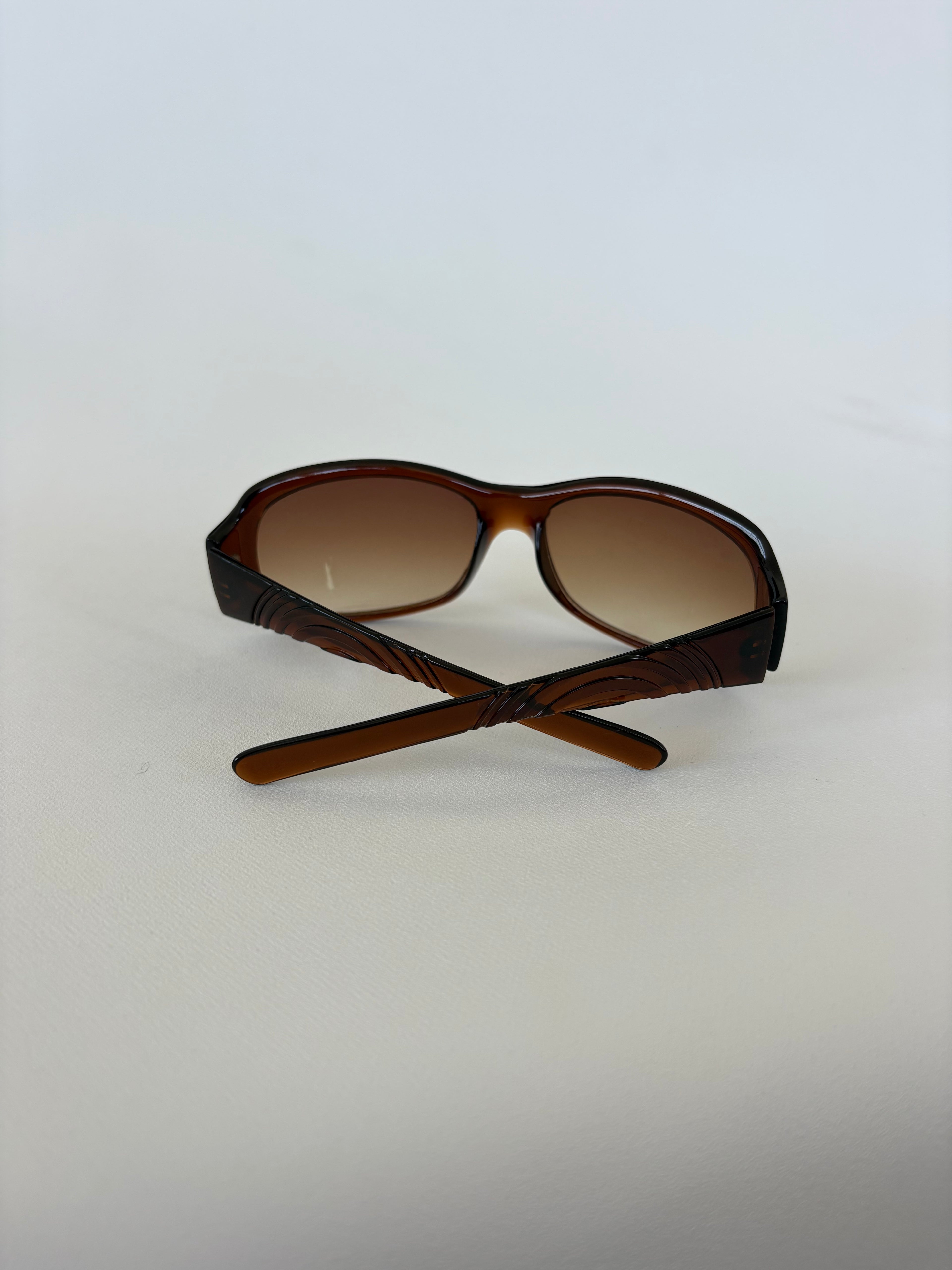 551 / Brown Sunglasses w/ Spiral Arm Detailing