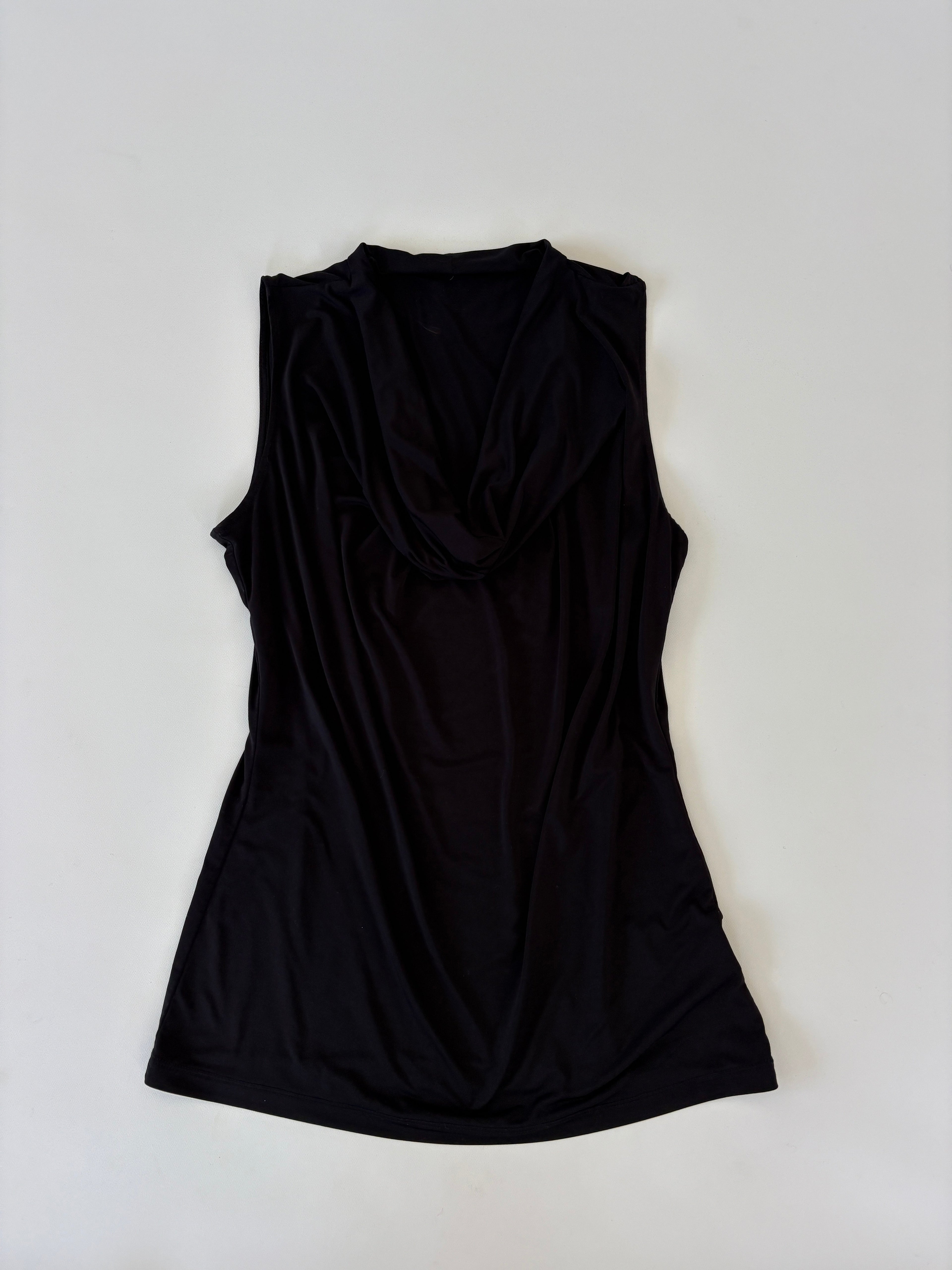 580 / Black Cow Neck Tank