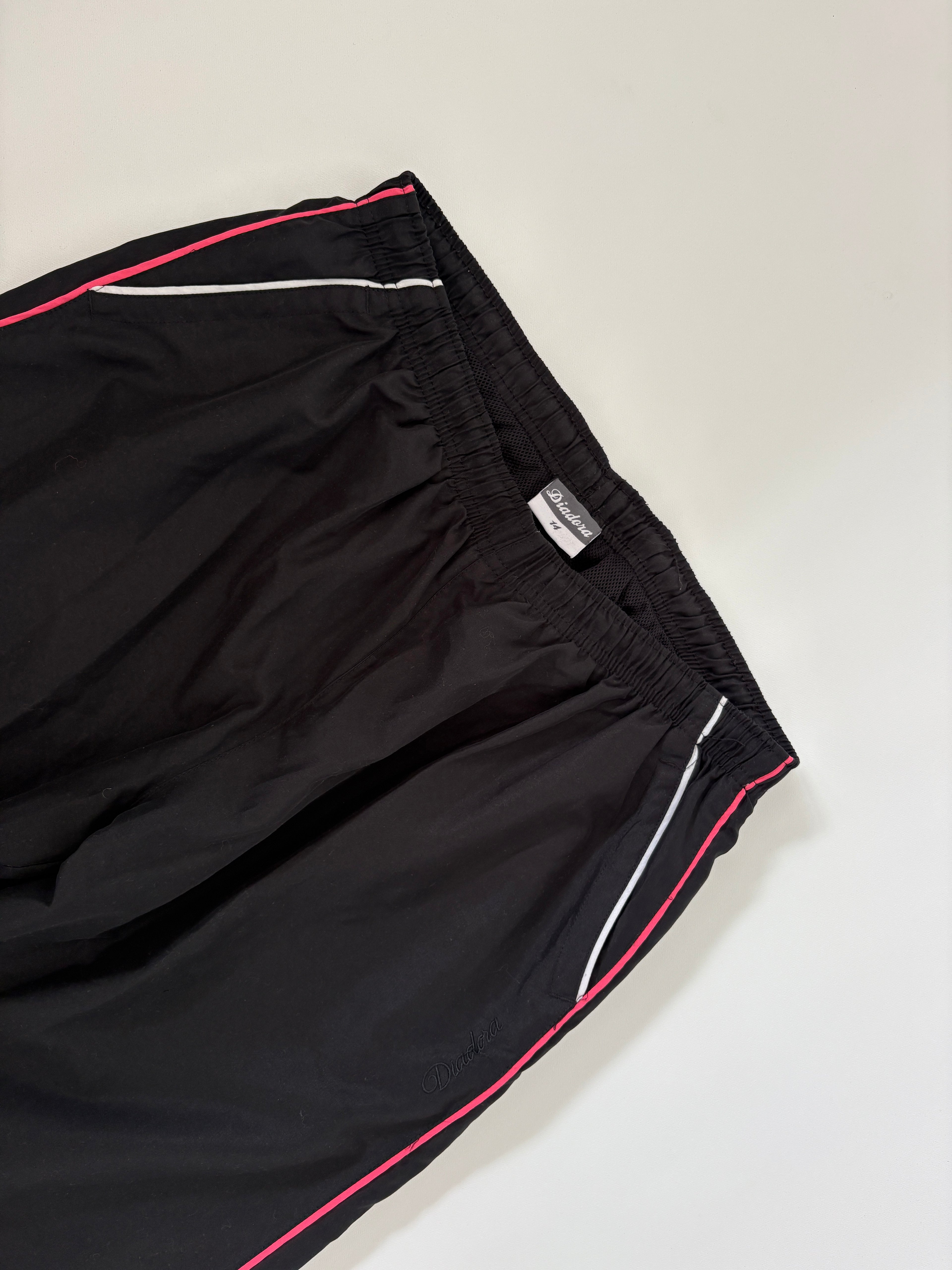 584 / Black Wide Leg Spray Pants w/ Pink Trim