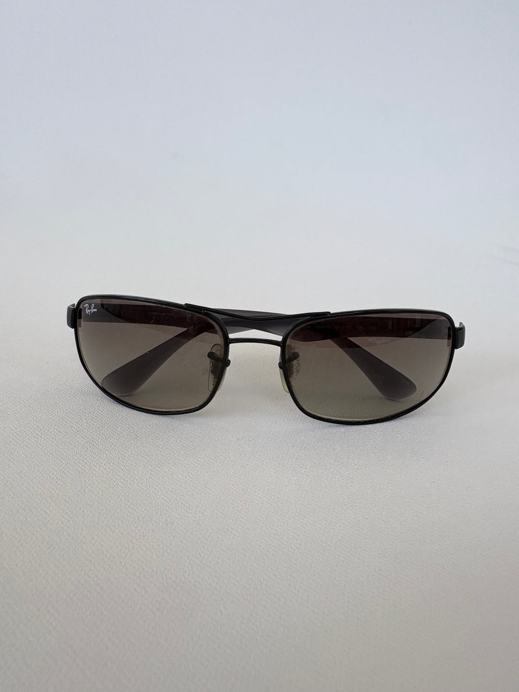 613 / Black Rayban Sunglasses