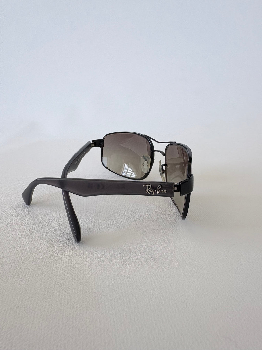 613 / Black Rayban Sunglasses