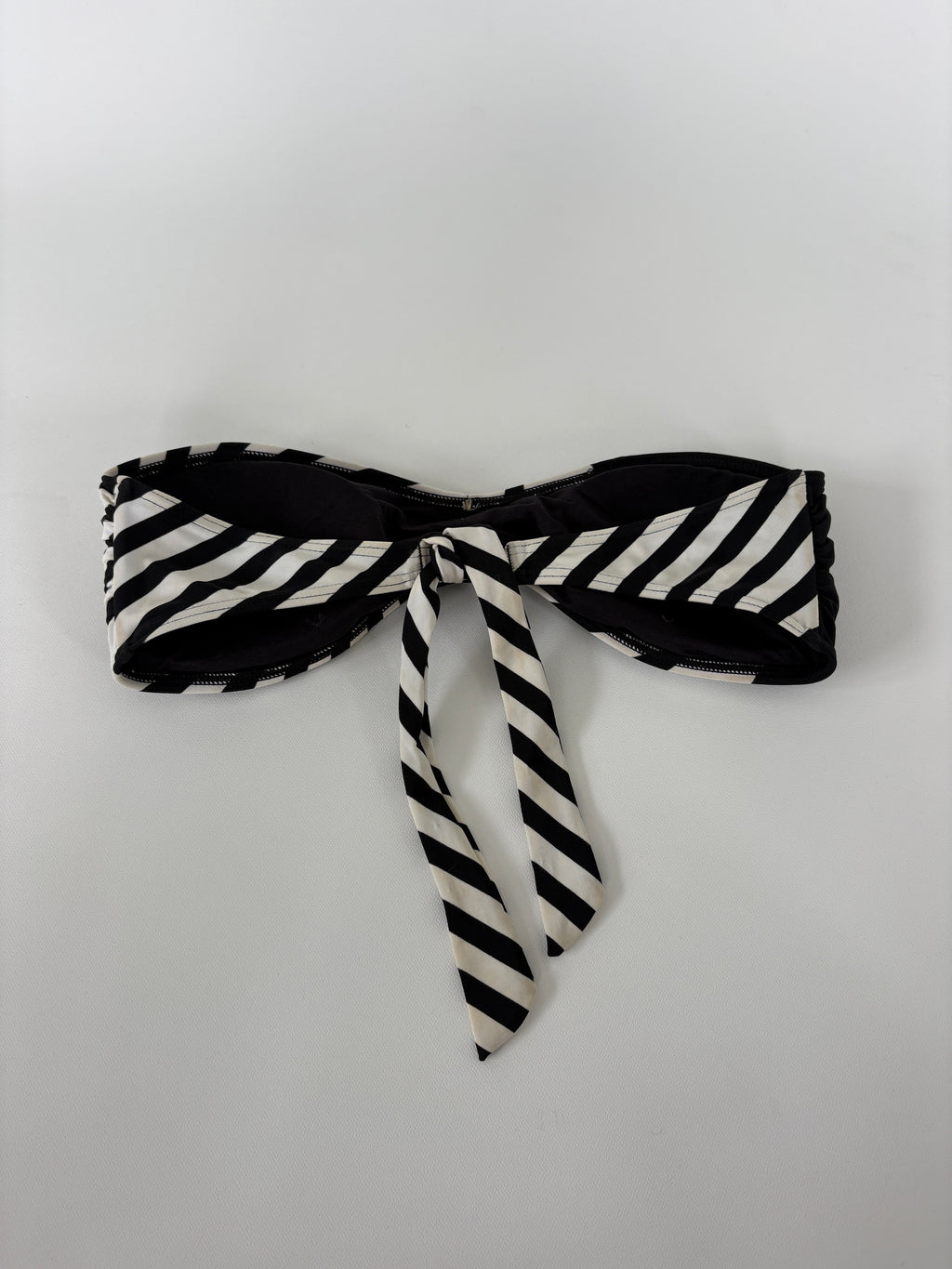 628 / Black & White Ripcurl Bandeau Bikini Top