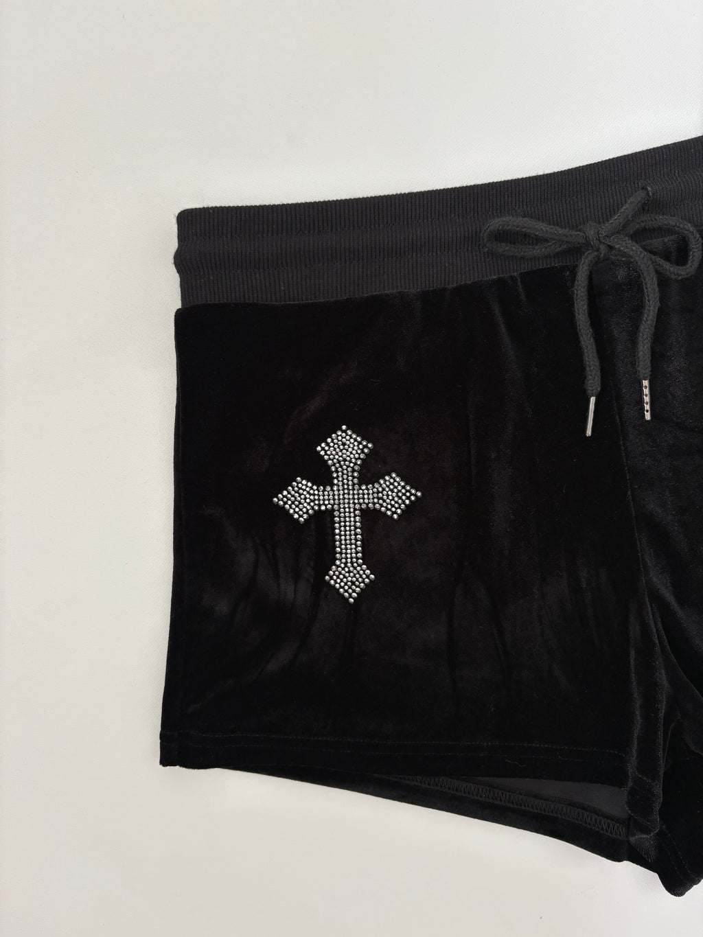 726 / Velvet Shorts w/ Cross