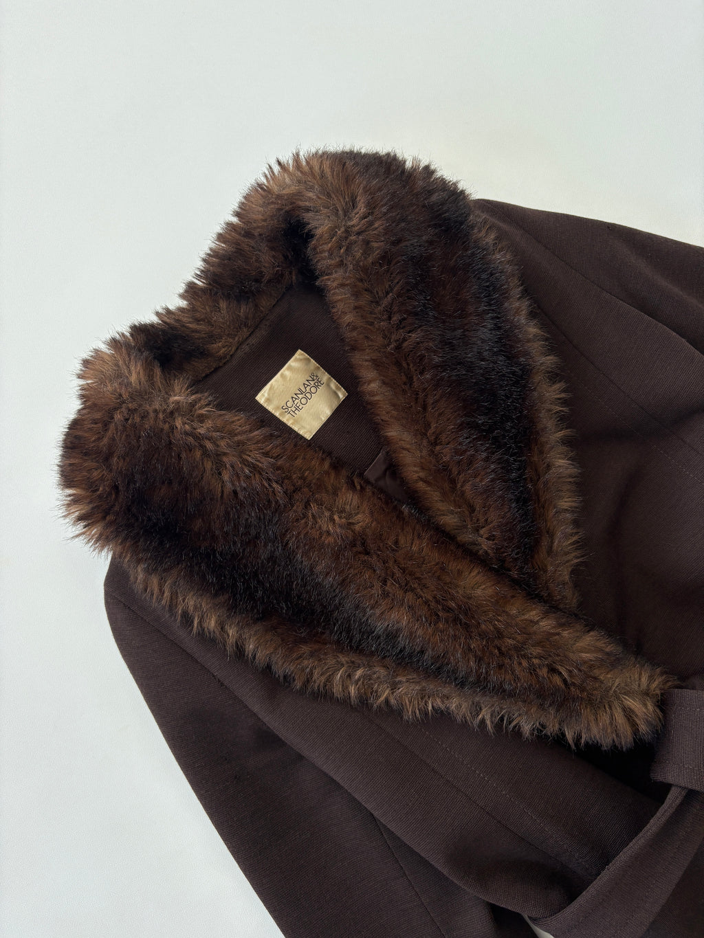 🔒 1000 / Scanlan Theodore Brown Trench