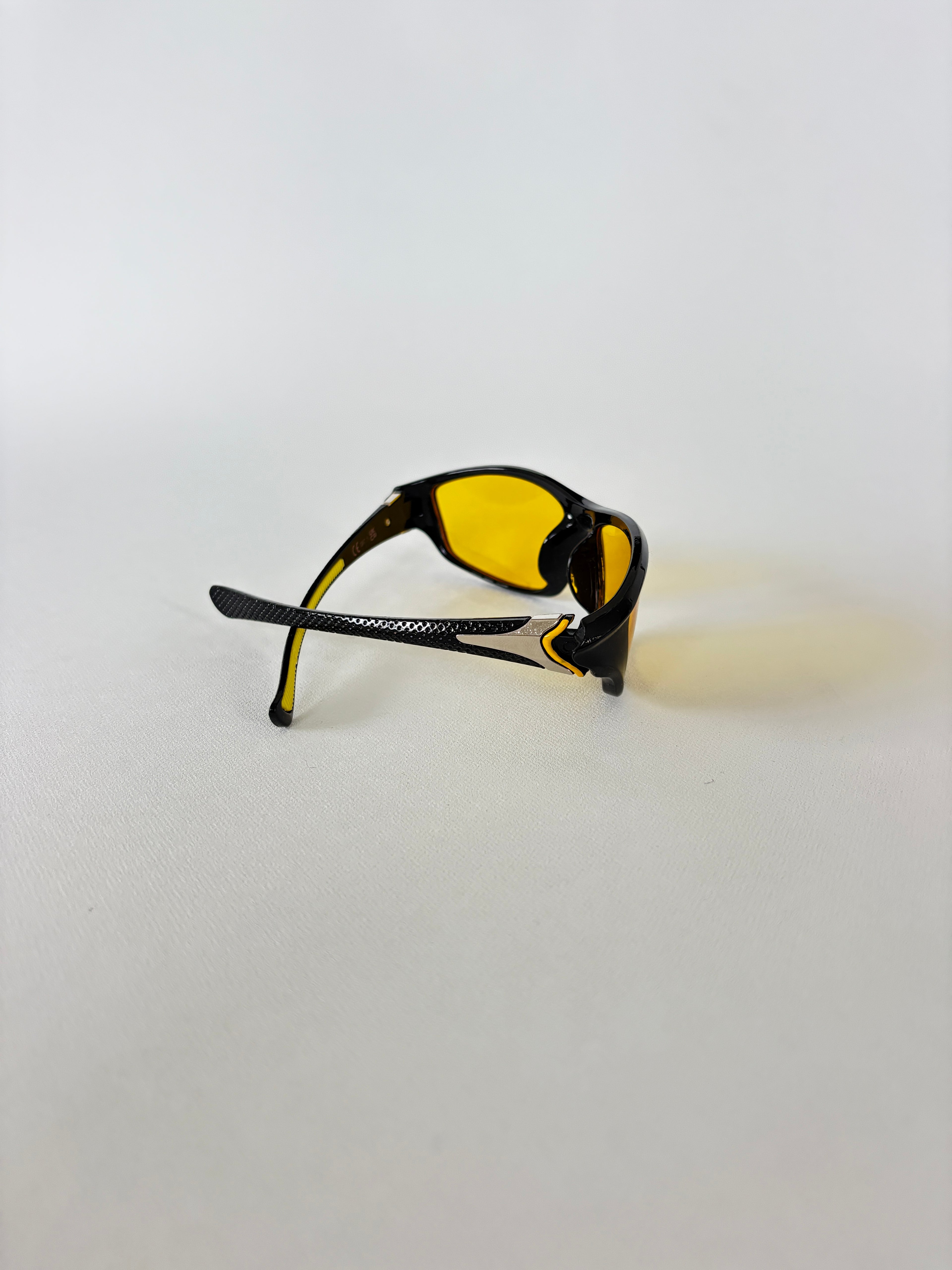 1009 / Black Frame & Yellow Len Sunglasses