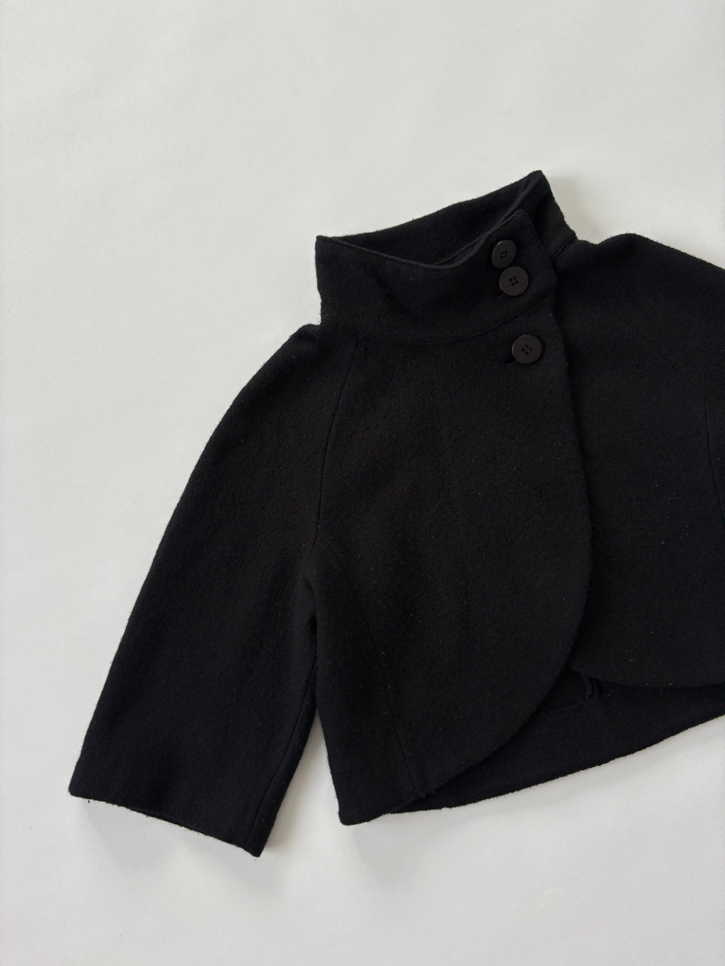 1034 / Laura Ashley Black Shrug