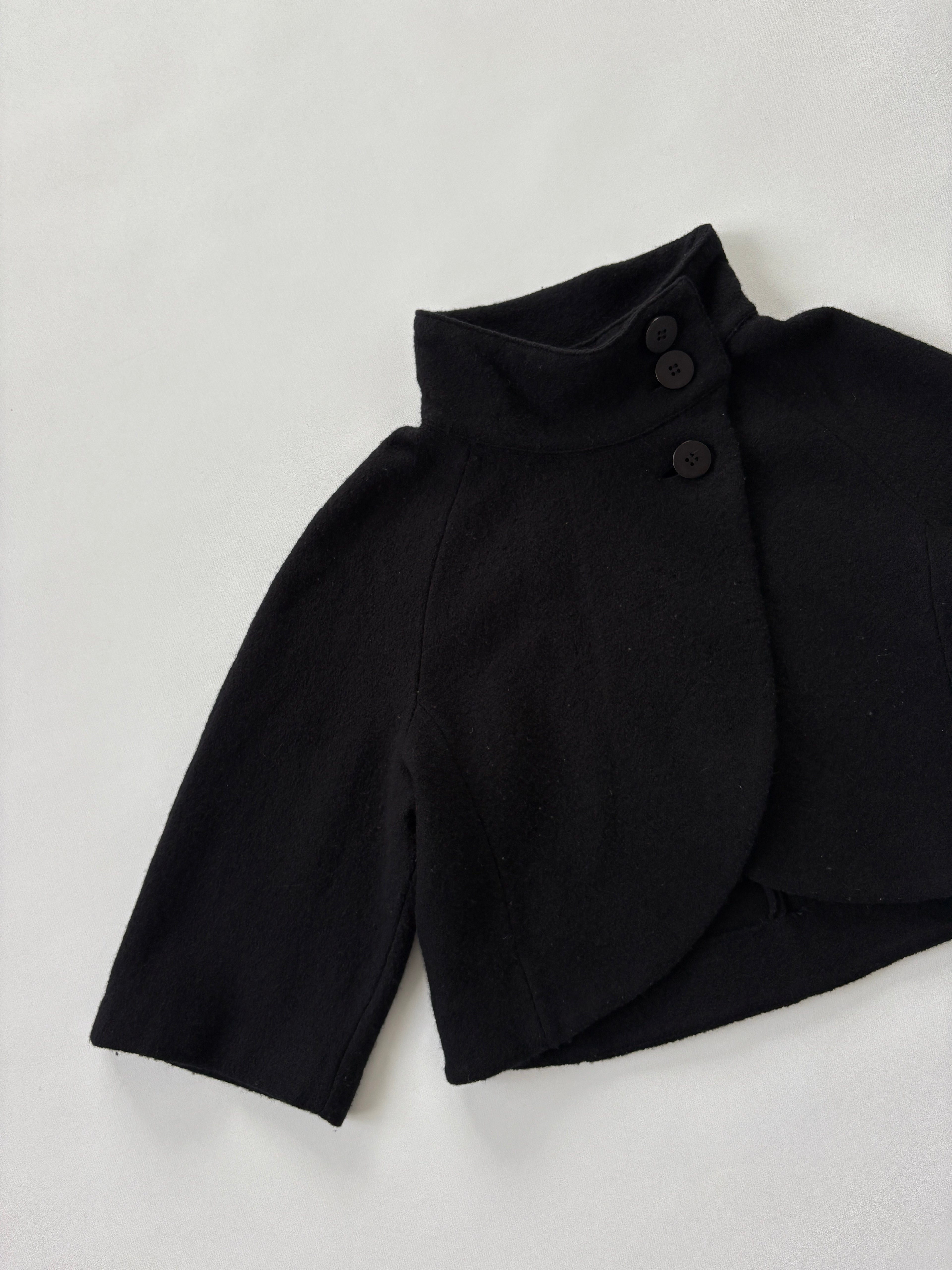 1034 / Laura Ashley Black Shrug