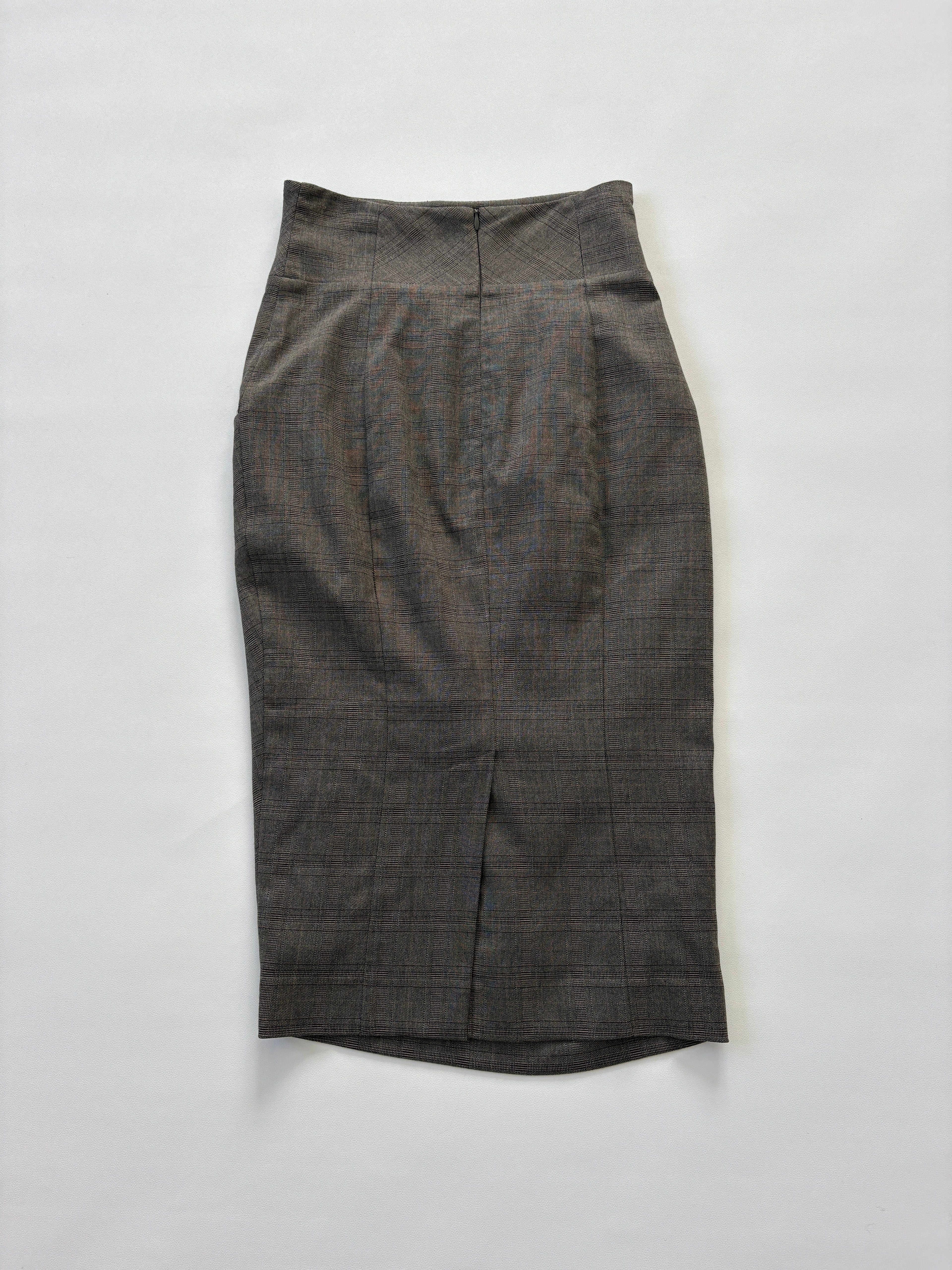 1044 / Asymmetrical Single Pocket Skirt