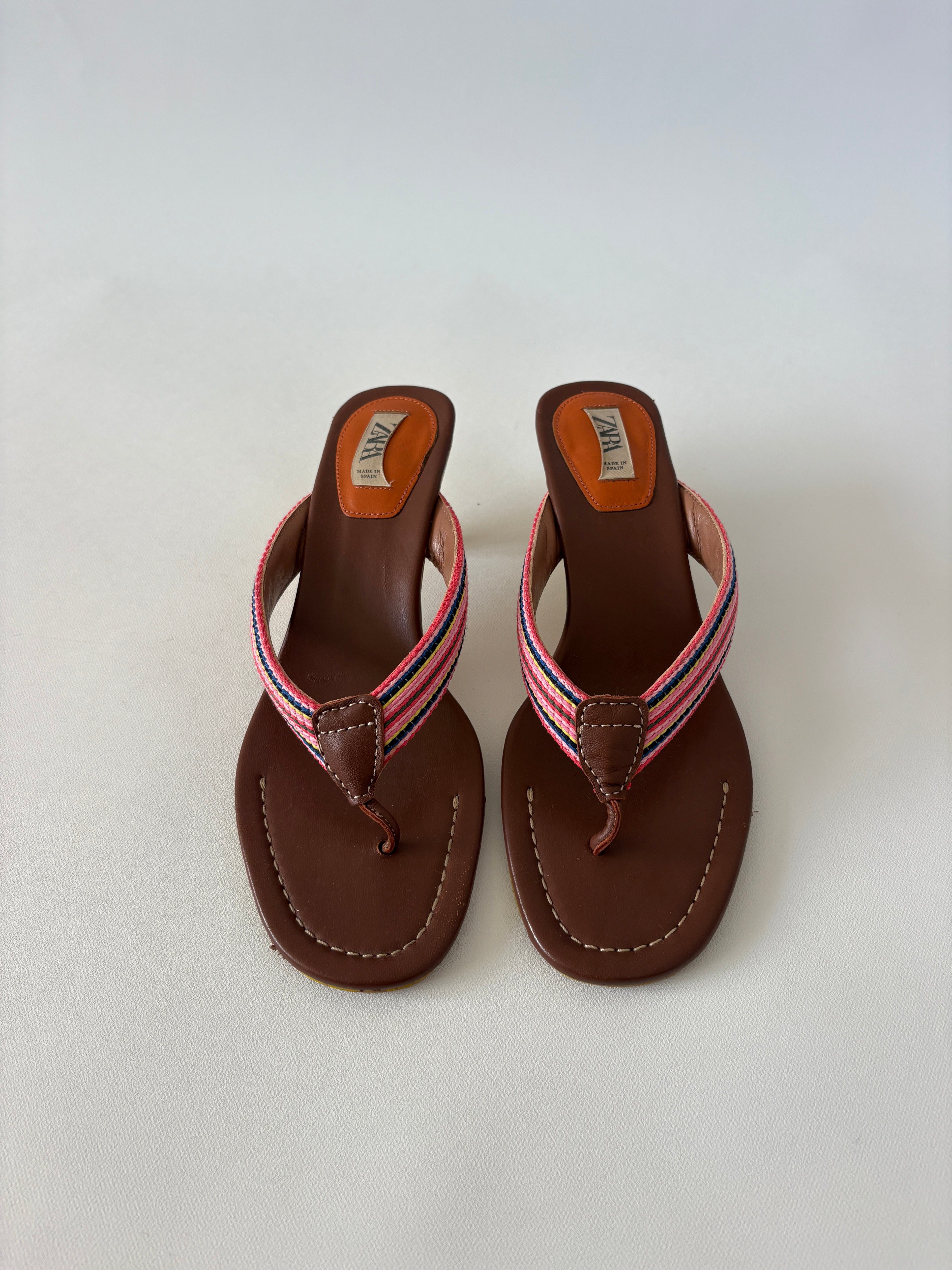 1052 / Muti Colour & Yellow Kitten Heels