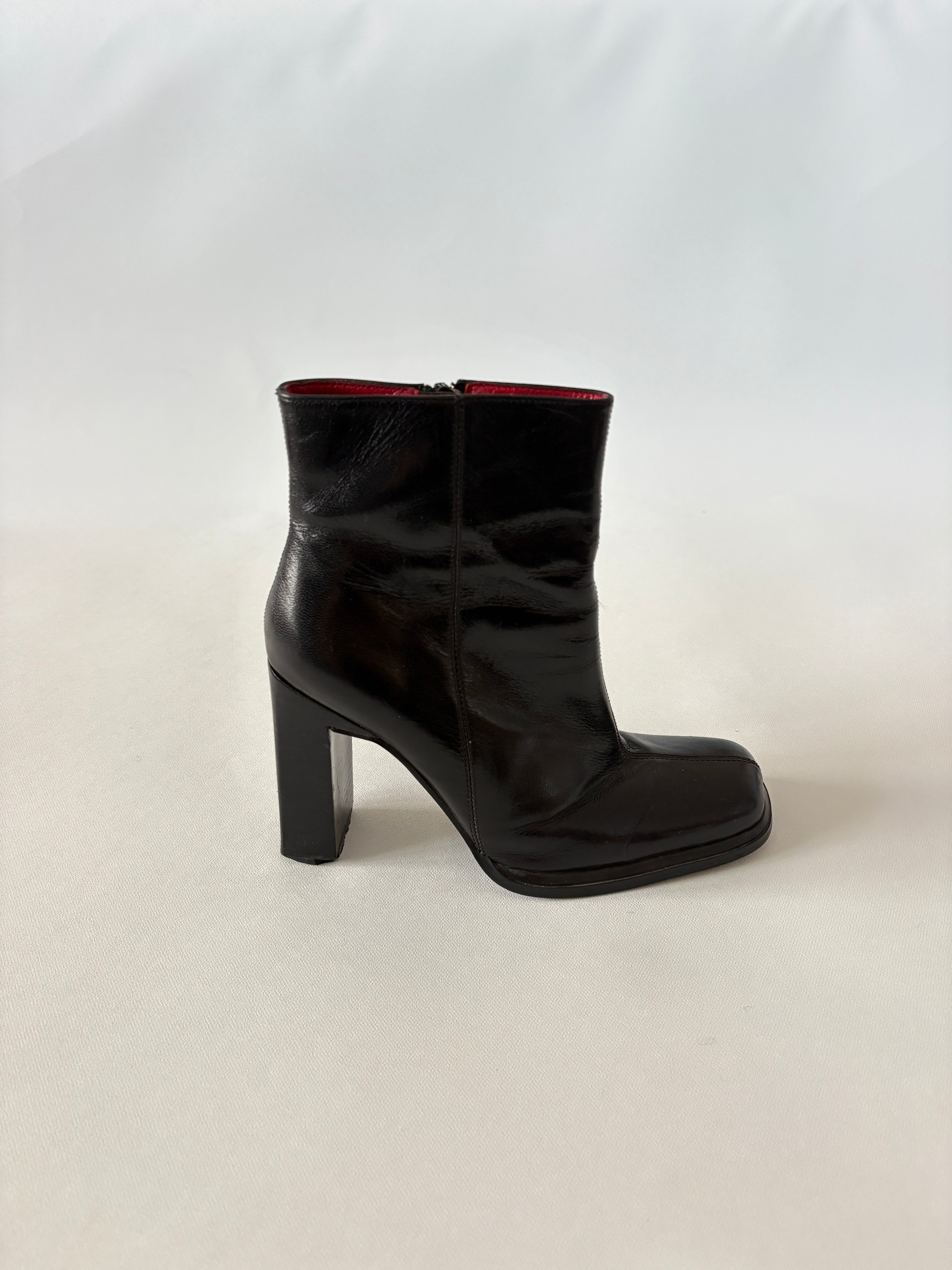 1097 / Mollini Black Leather Boots