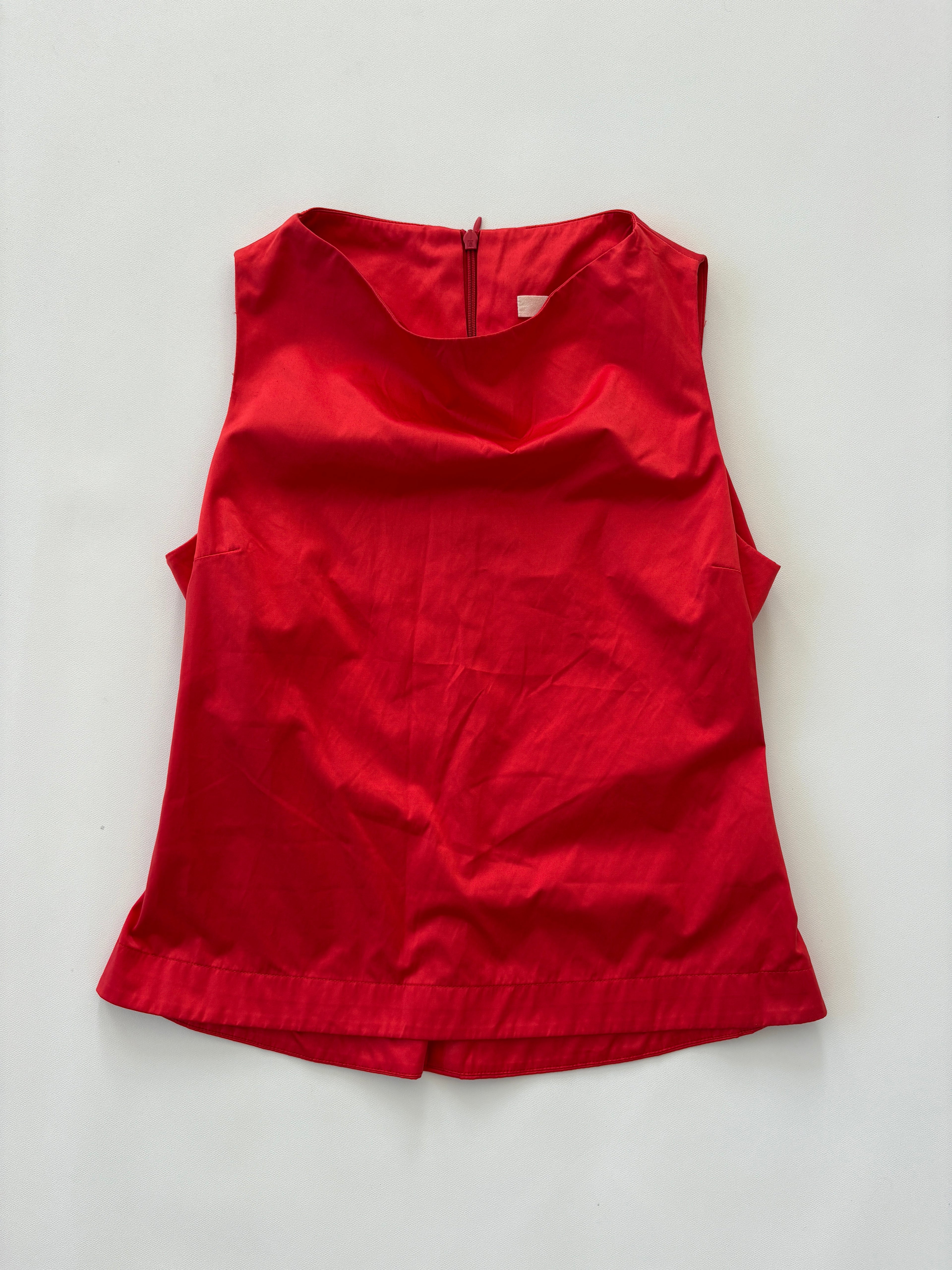 1099 / Red Tank