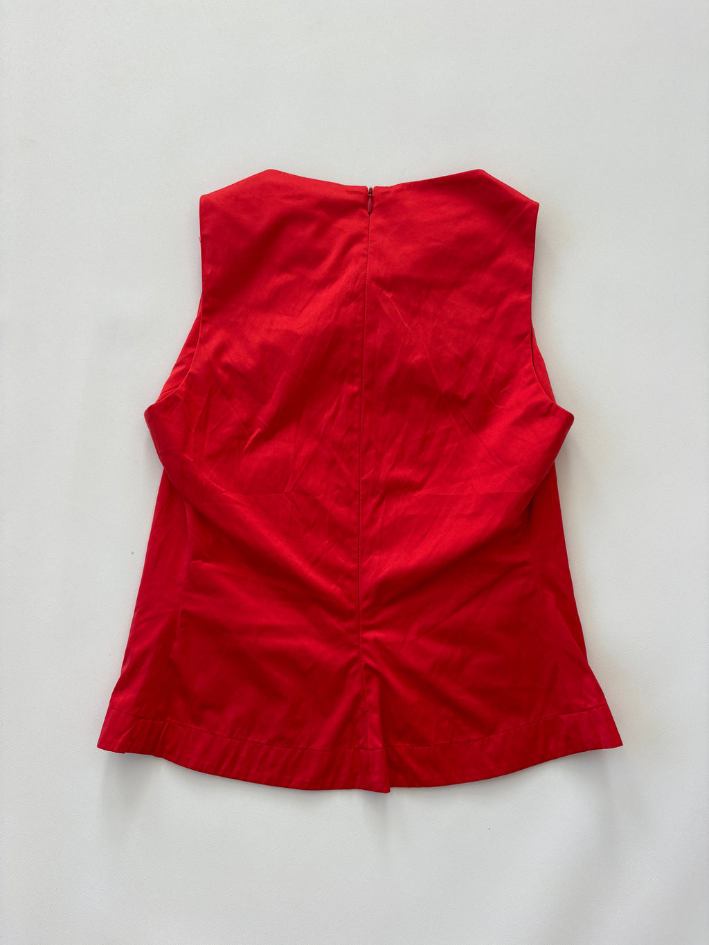 1099 / Red Tank