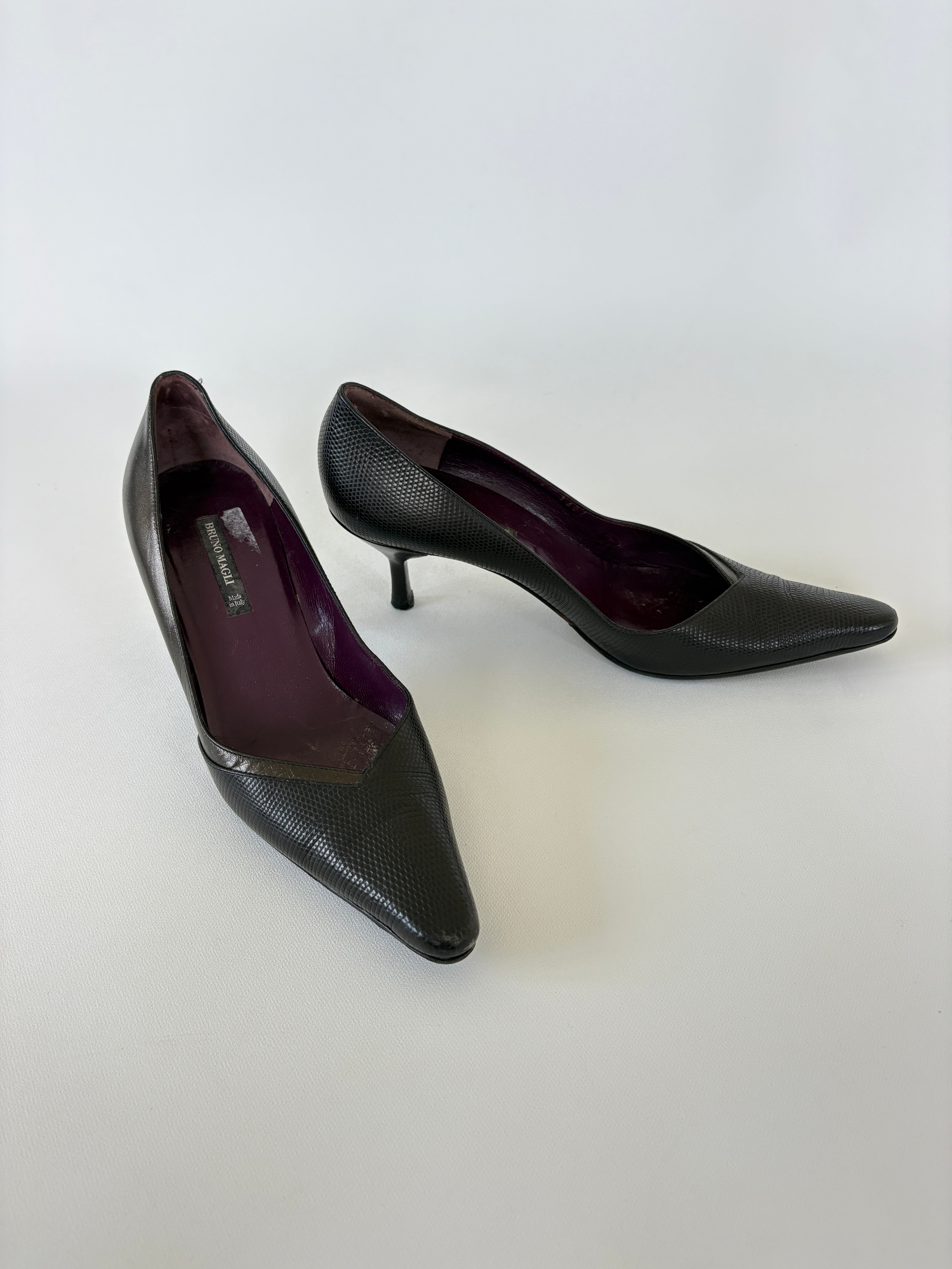 11 / Brown Pointed Toe Kitten Heels