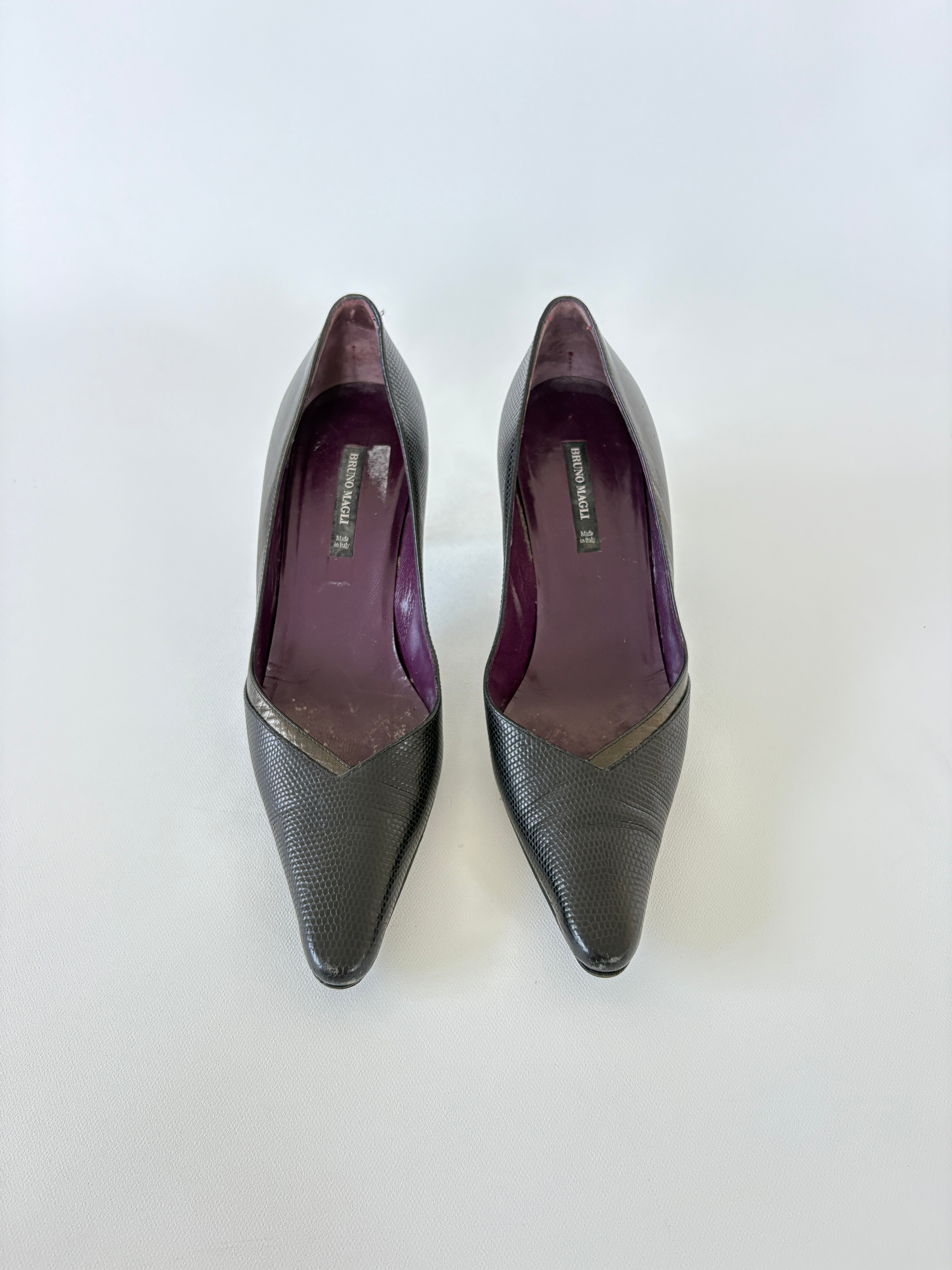 11 / Brown Pointed Toe Kitten Heels