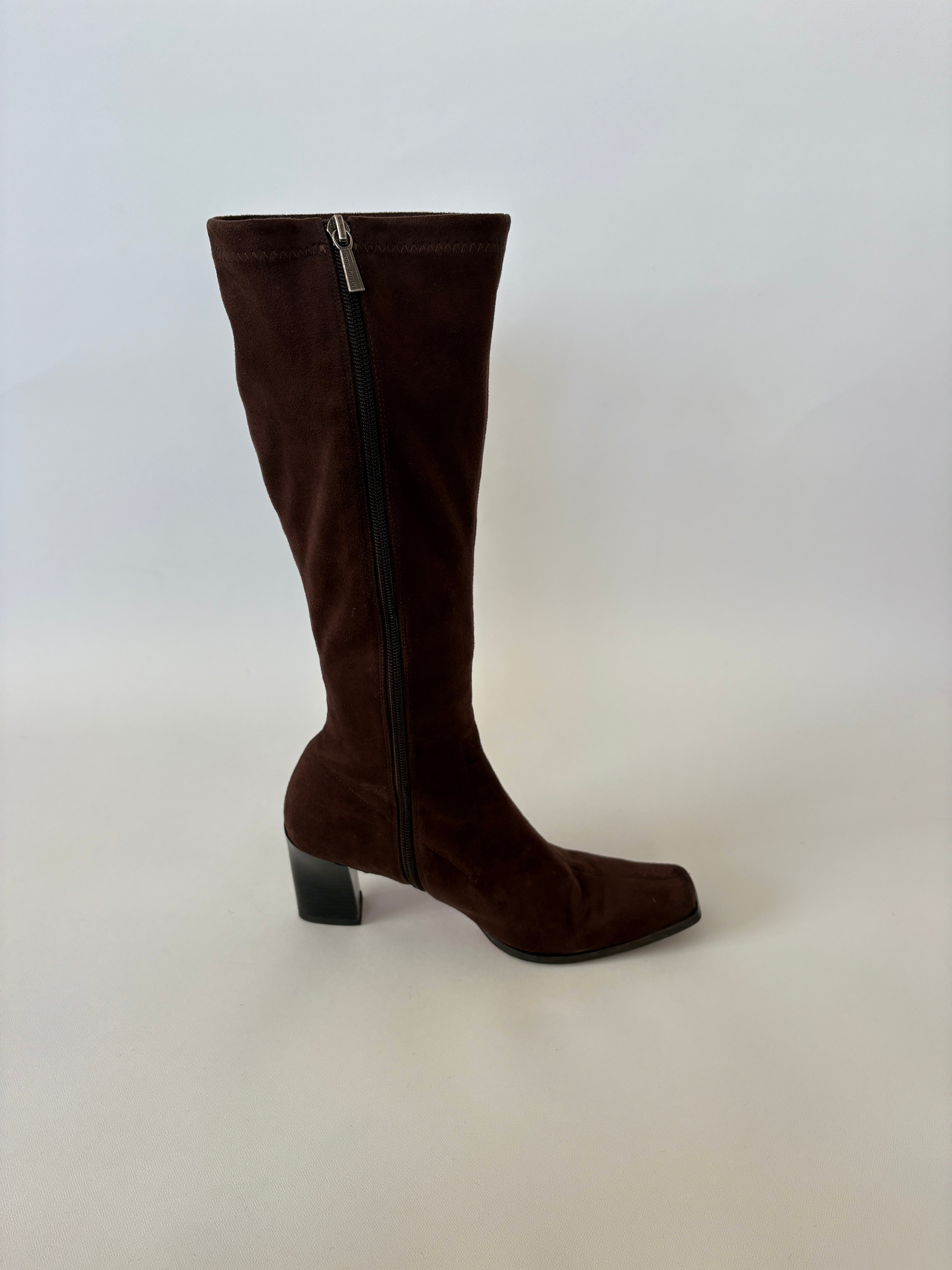 1133 / Vintage Brown Diana Fierrari Suede Boots