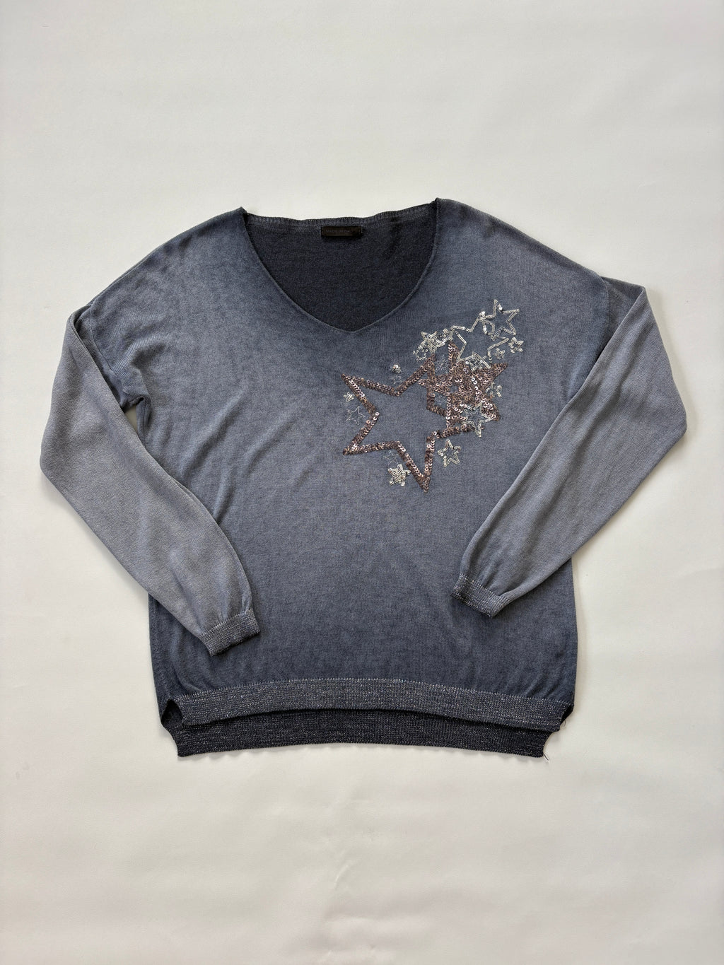 1136 / Blue-Grey 'Made in Italy' sweater w/ Sequin Stars