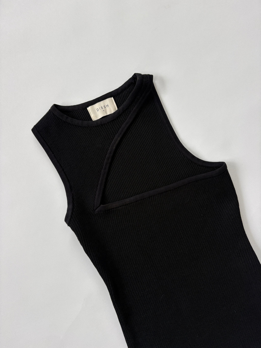 1137 / Black Dissh Asymmetrical Ribbed Tank