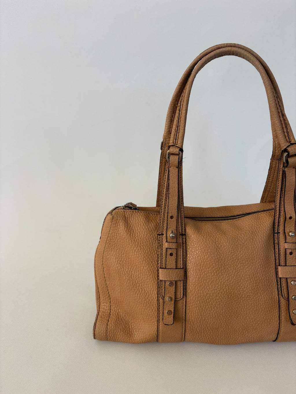 1141 / Brown Liz Claiborne Bag