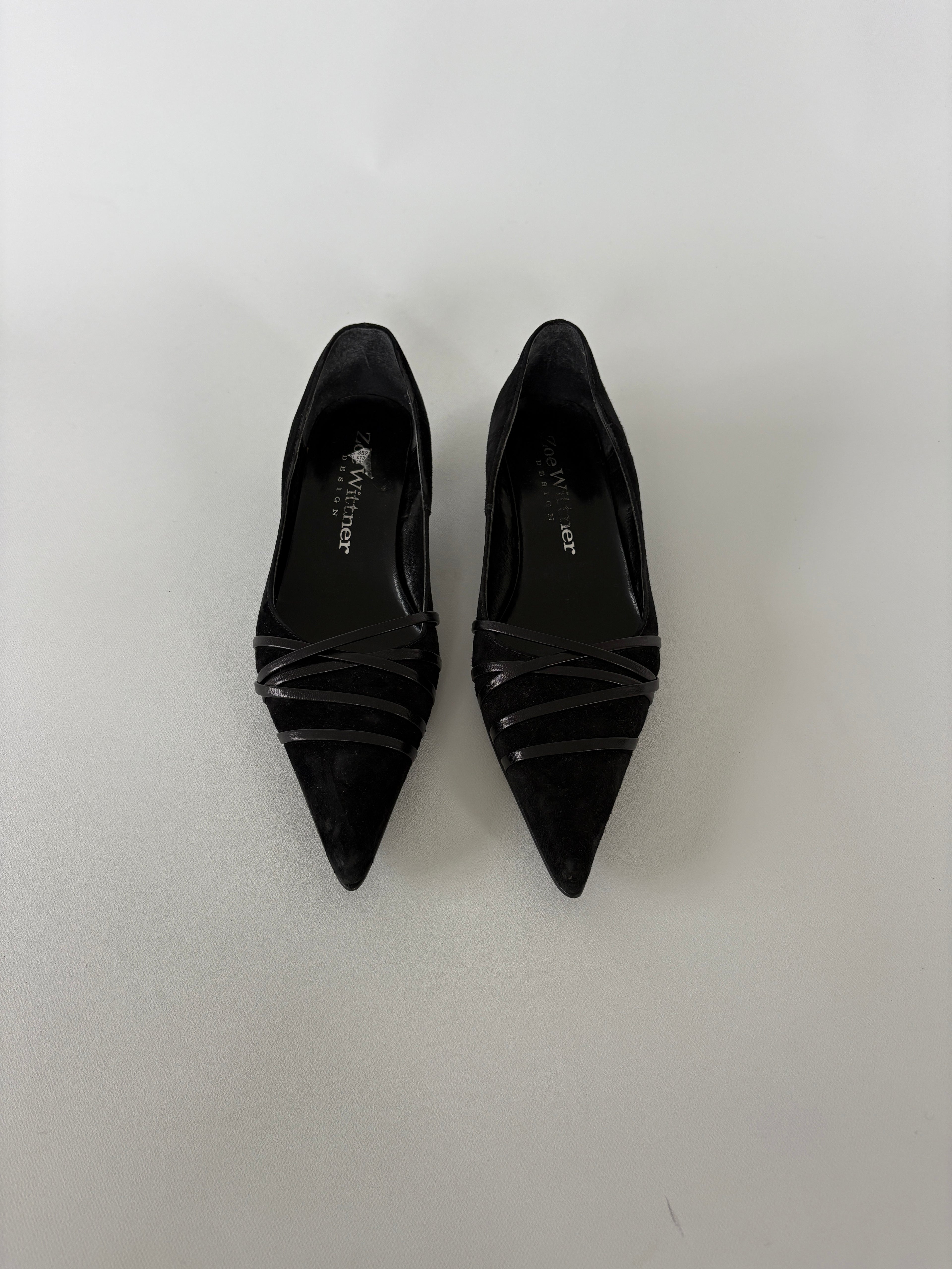 1142 / Vintage Black Kitten Heels w/ Strappy Toe Detailing