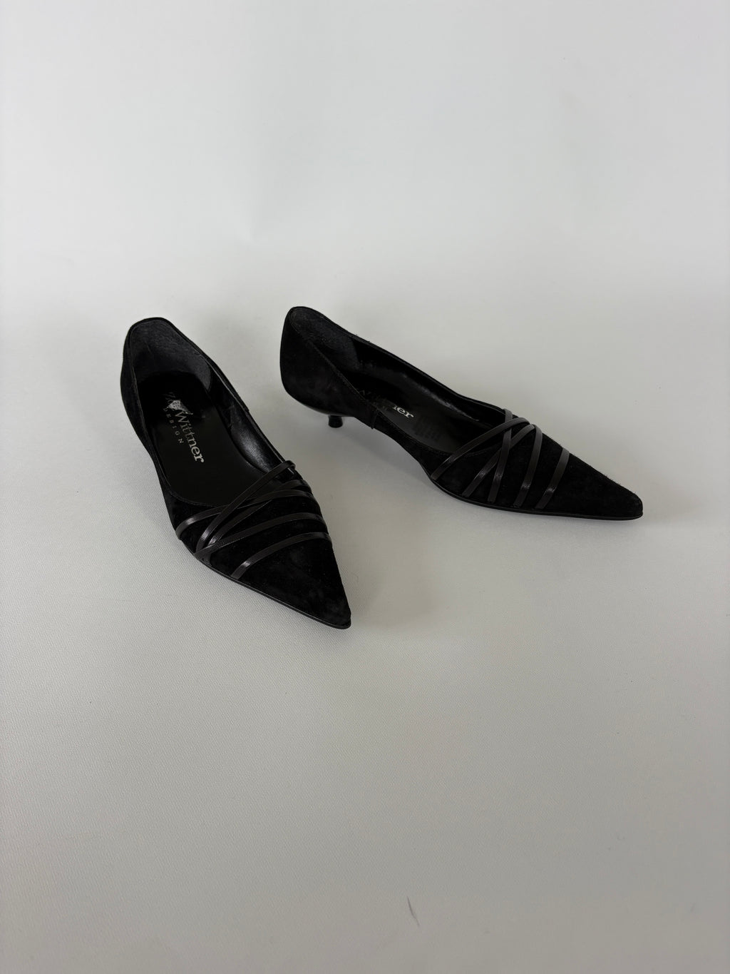 1142 / Vintage Black Kitten Heels w/ Strappy Toe Detailing