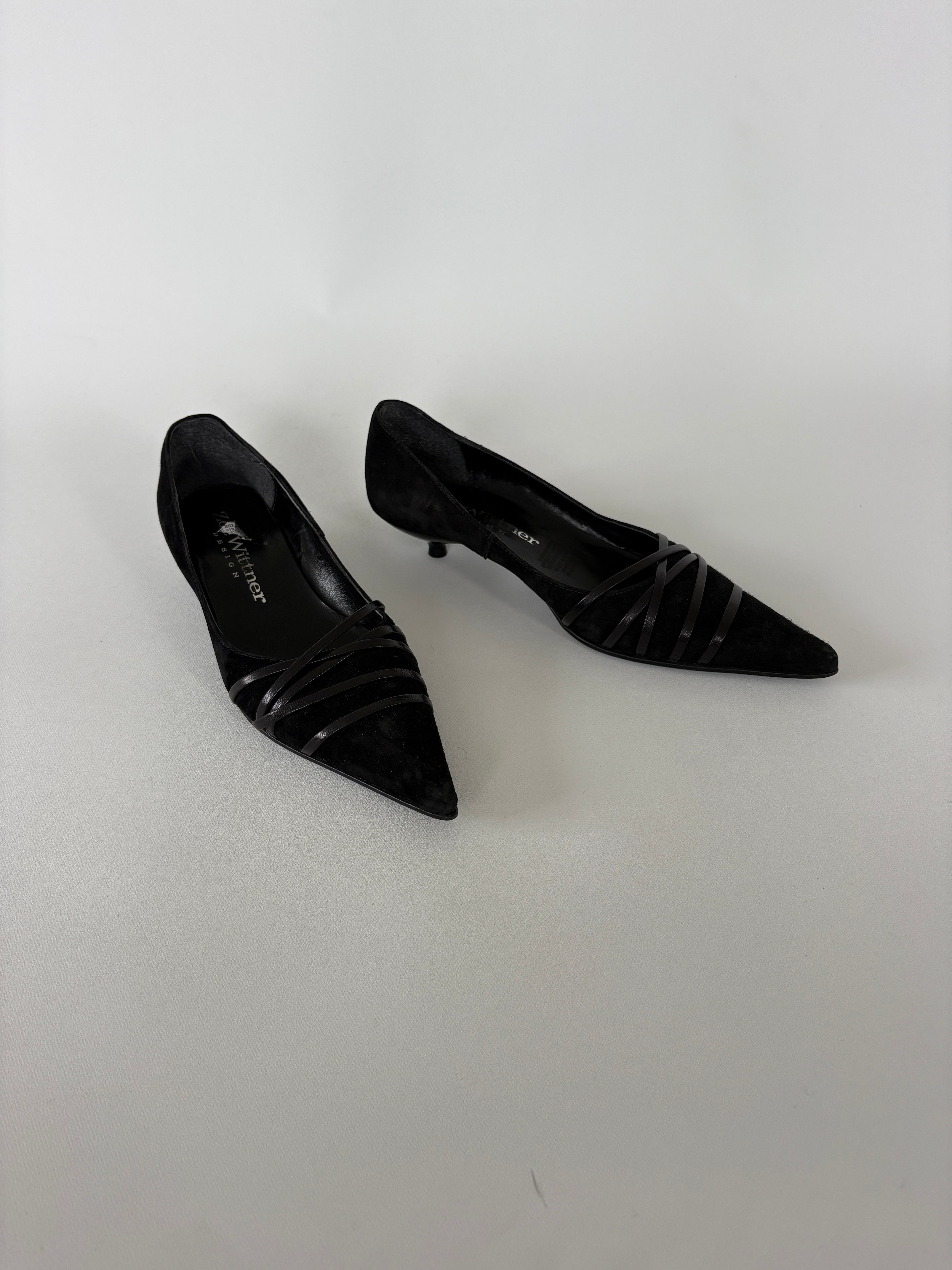 1142 / Vintage Black Kitten Heels w/ Strappy Toe Detailing