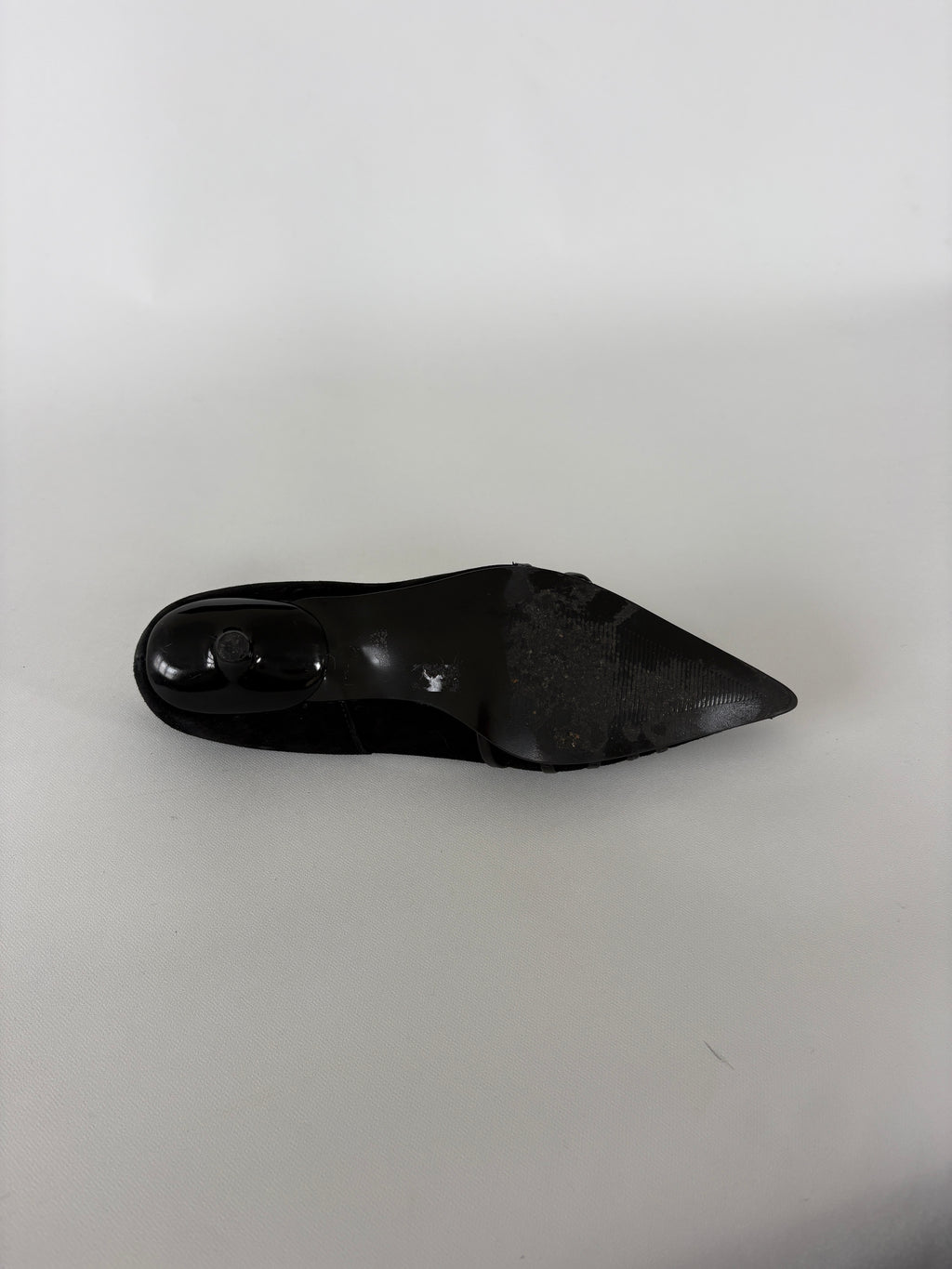 1142 / Vintage Black Kitten Heels w/ Strappy Toe Detailing