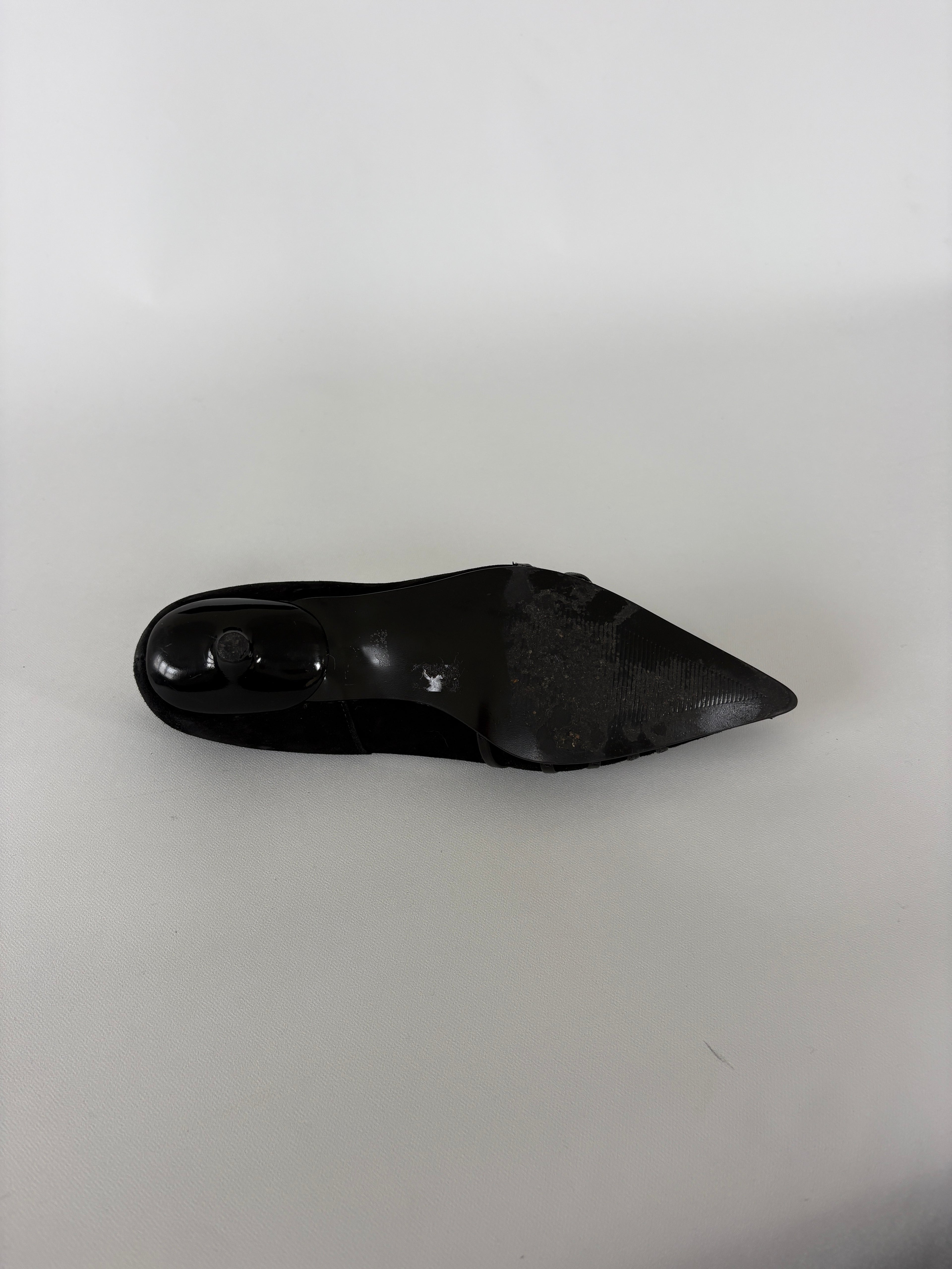 1142 / Vintage Black Kitten Heels w/ Strappy Toe Detailing