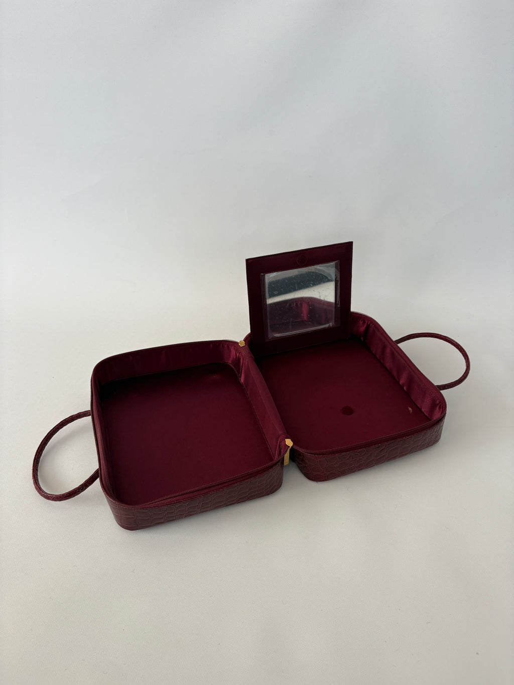 🔒1074 / Red Animal Print Makeup Case w/ Mirror