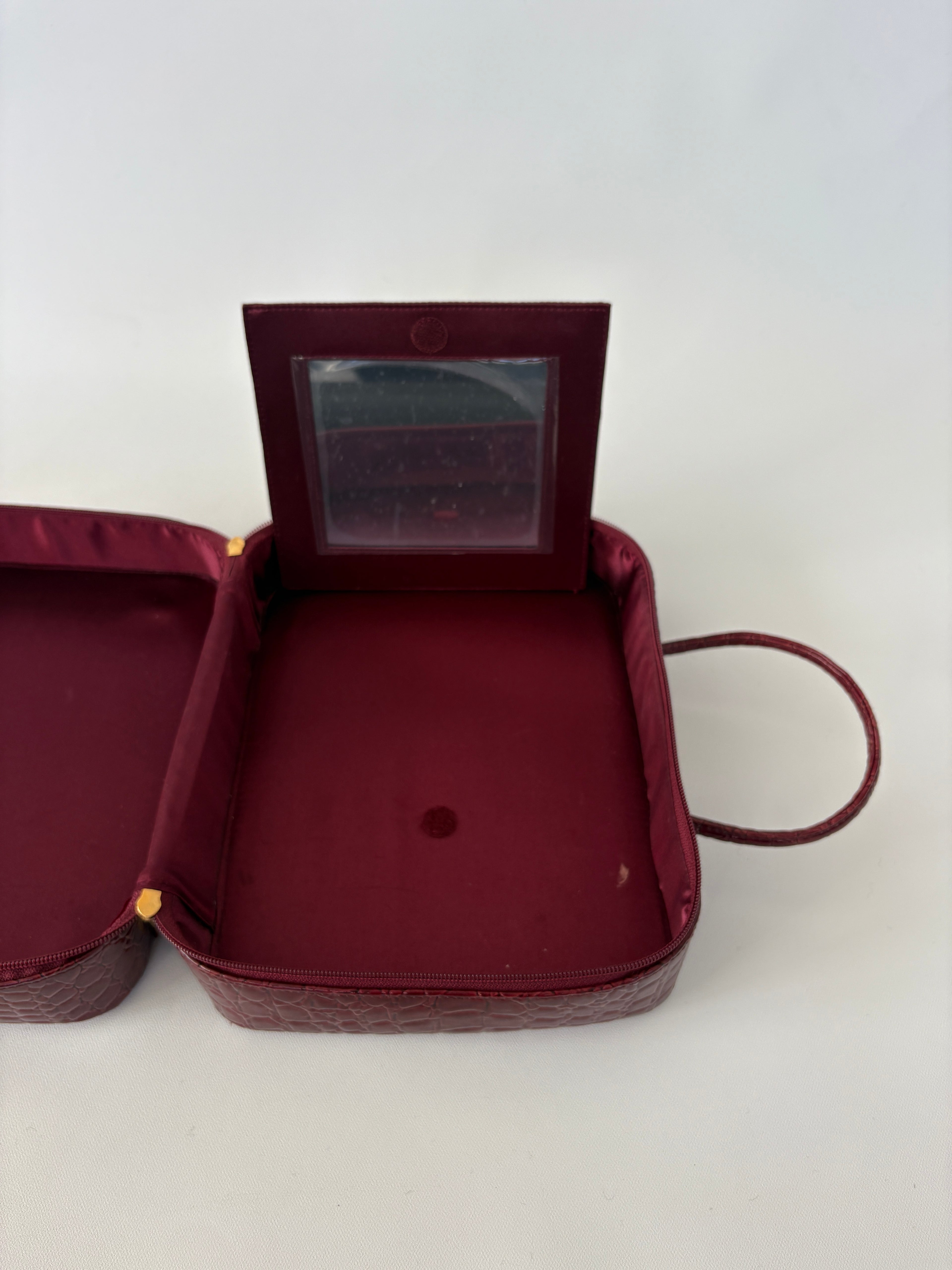🔒1074 / Red Animal Print Makeup Case w/ Mirror
