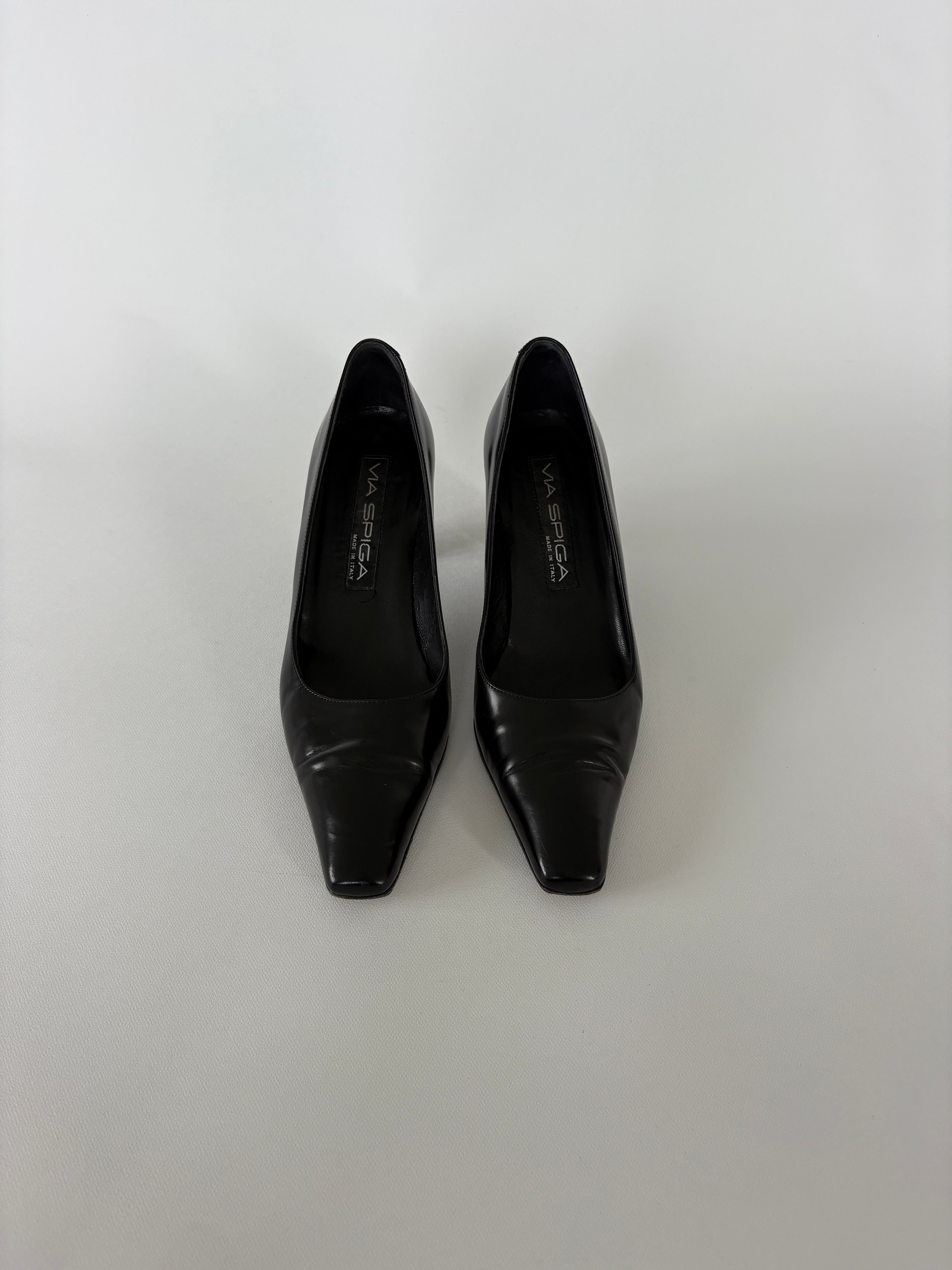 1175 / Vintage Black Square Toe Heels
