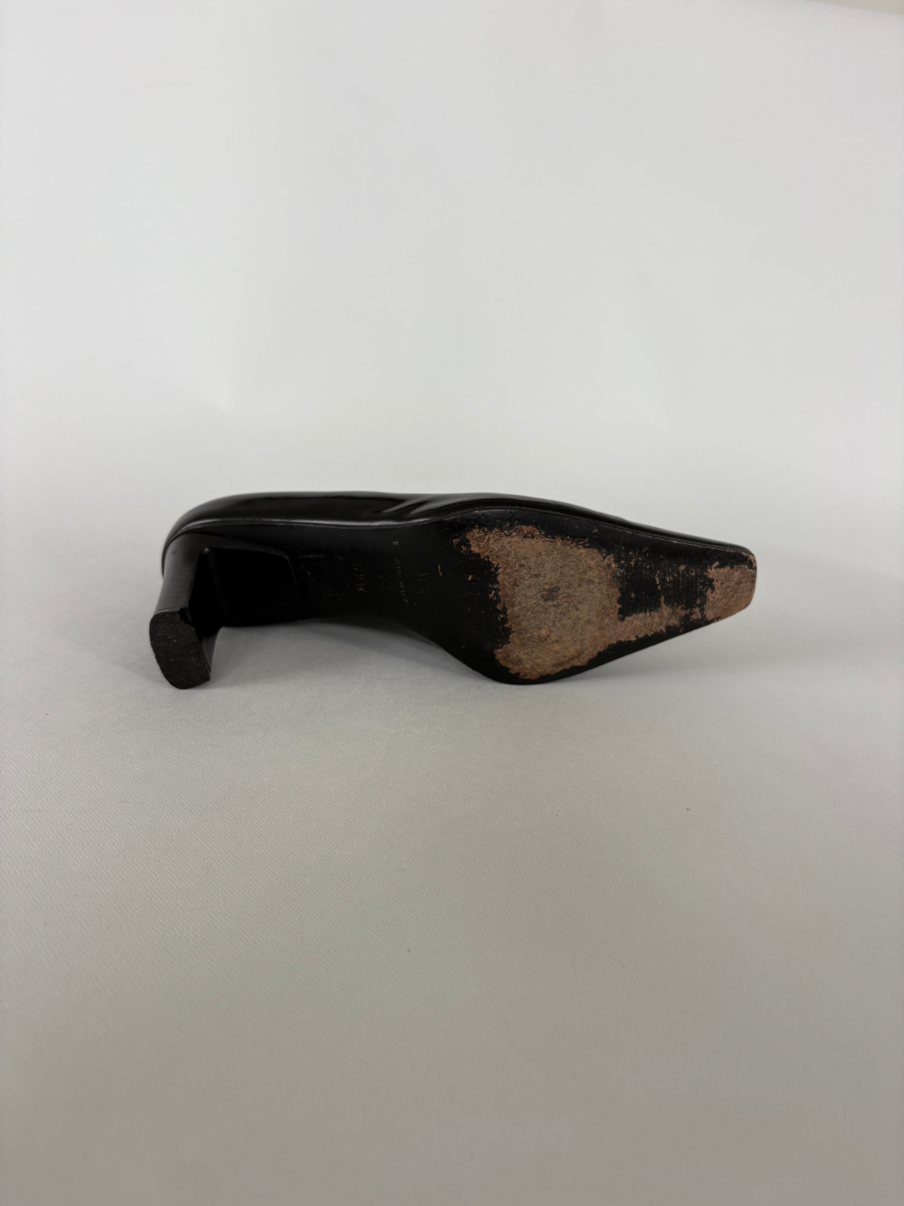 1175 / Vintage Black Square Toe Heels