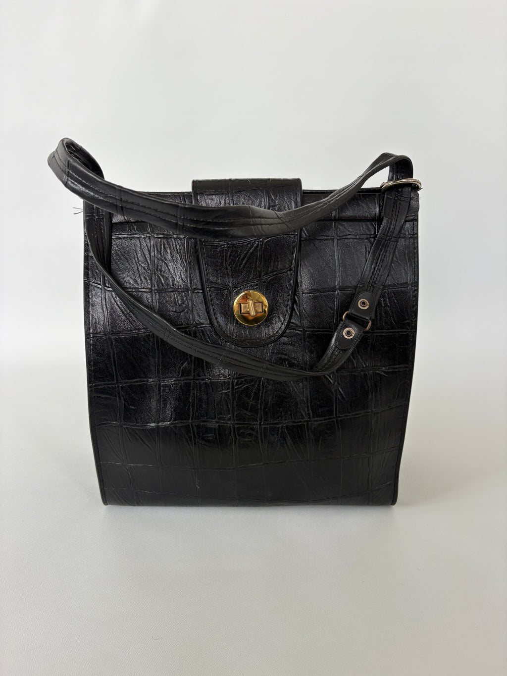 1187 / Vintage Black Leather Bag w/ Brass Clasp
