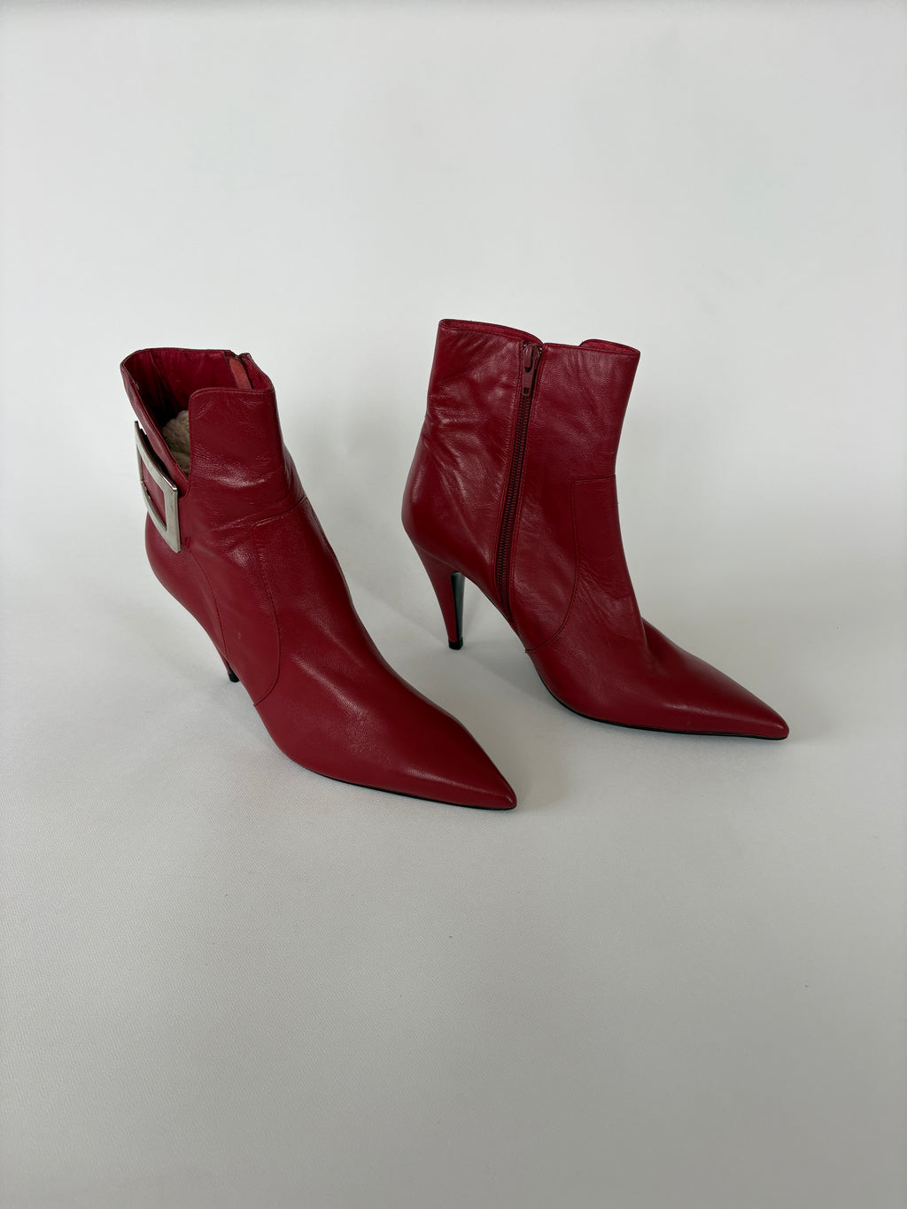 🔒1204 / Vintage Red Leather Boots w/ Silver Buckle